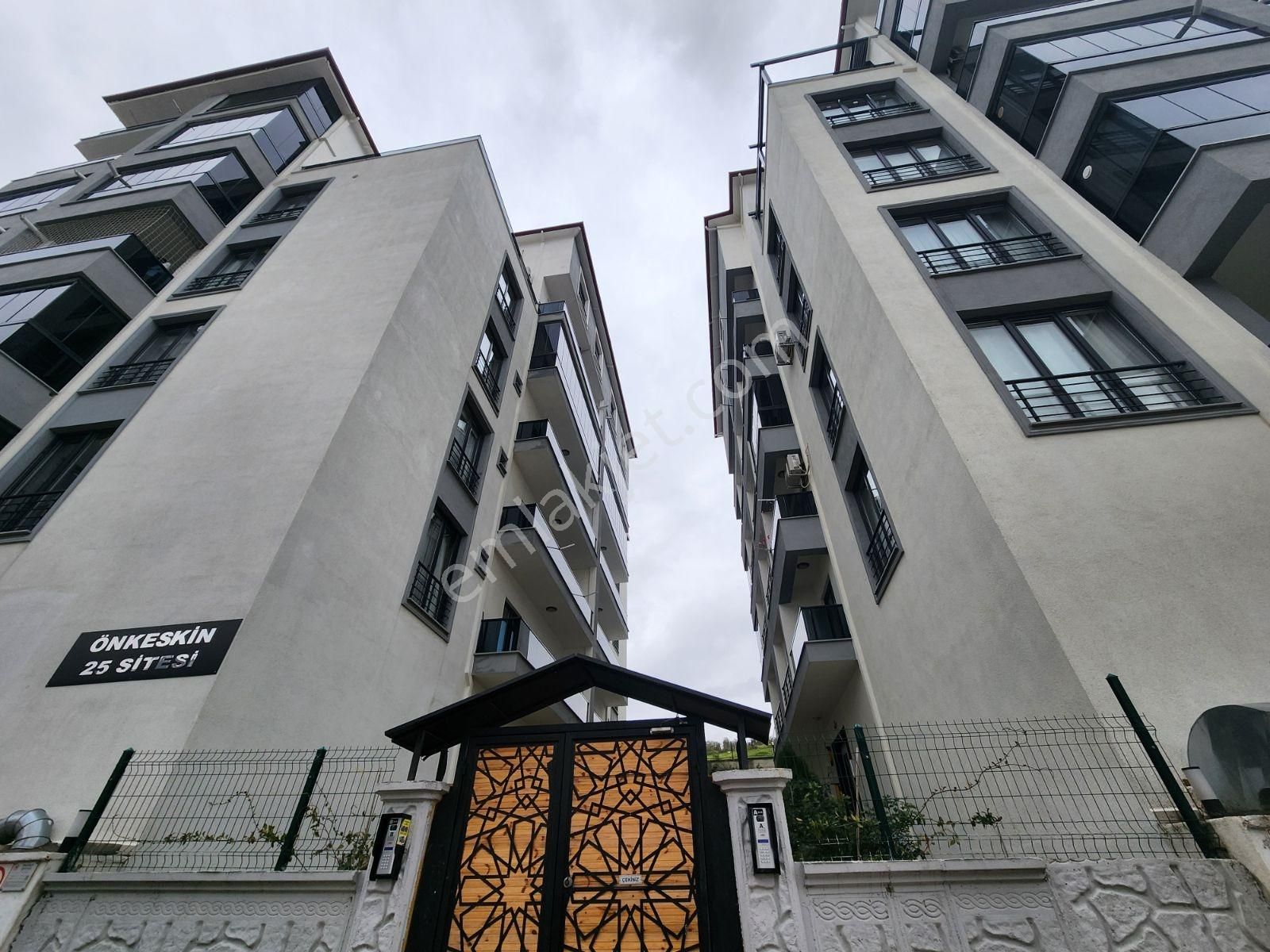 Kayalardan 2+1 Site İçi Lüks Büyük Bahçekatı (son Fiyat)