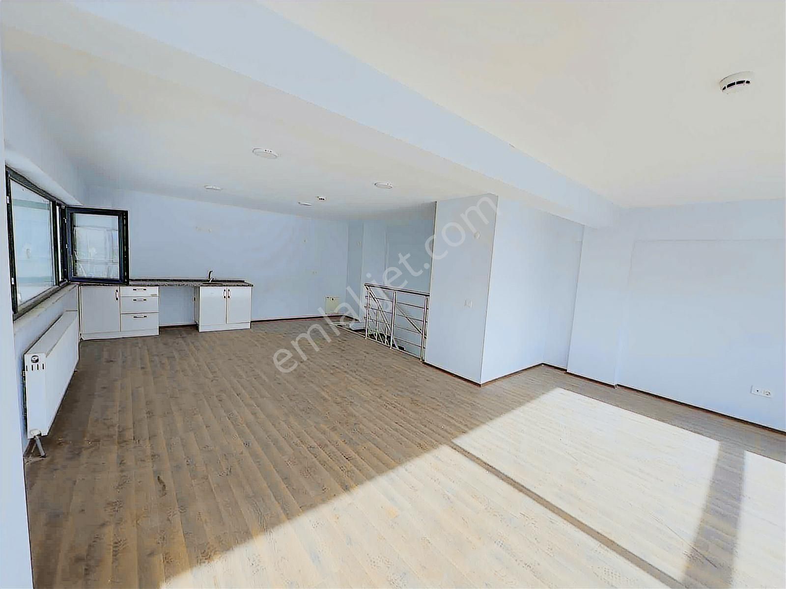 Merkez Galericiler Sitesi Köşe Ve 2 Cepheli Kiralık Dükkan - Görsel 11