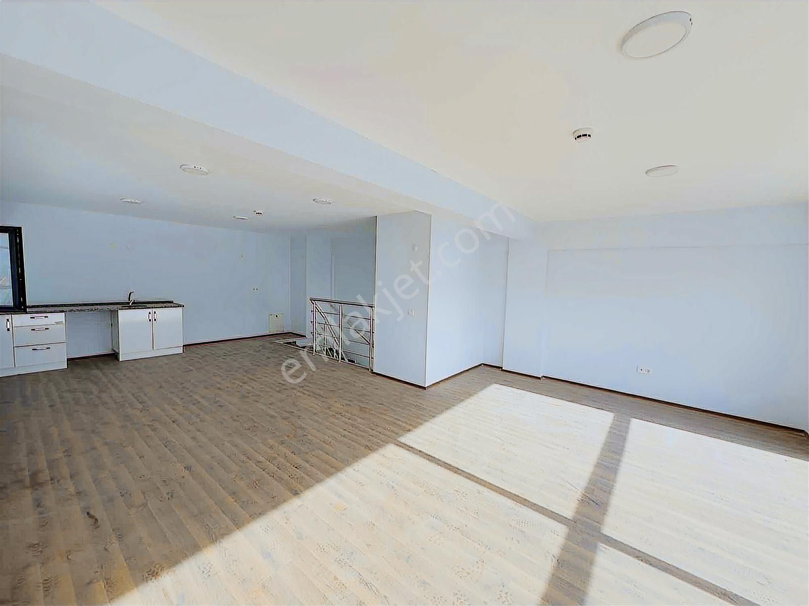 Merkez Galericiler Sitesi Köşe Ve 2 Cepheli Kiralık Dükkan - Görsel 12