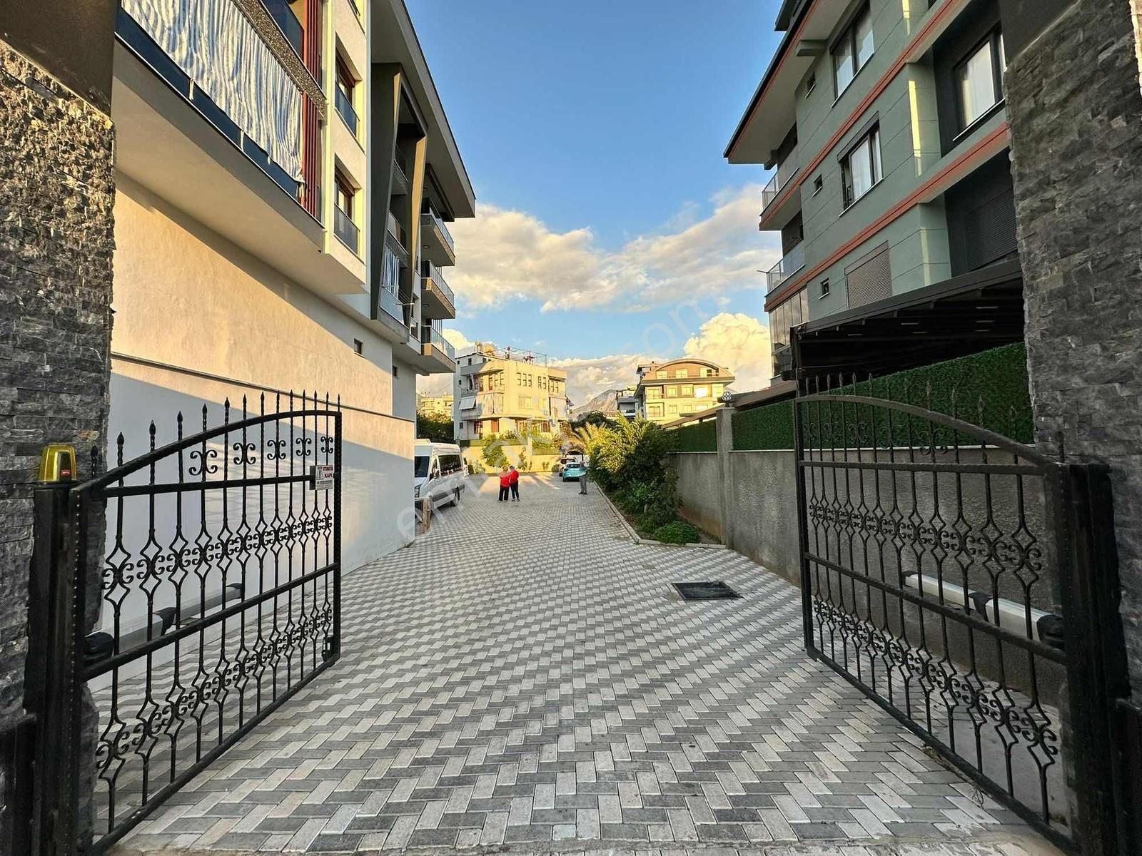 Alanya Oba Mahallesi Site İçi Kiralık 1+1 Boş Daire - Görsel 9