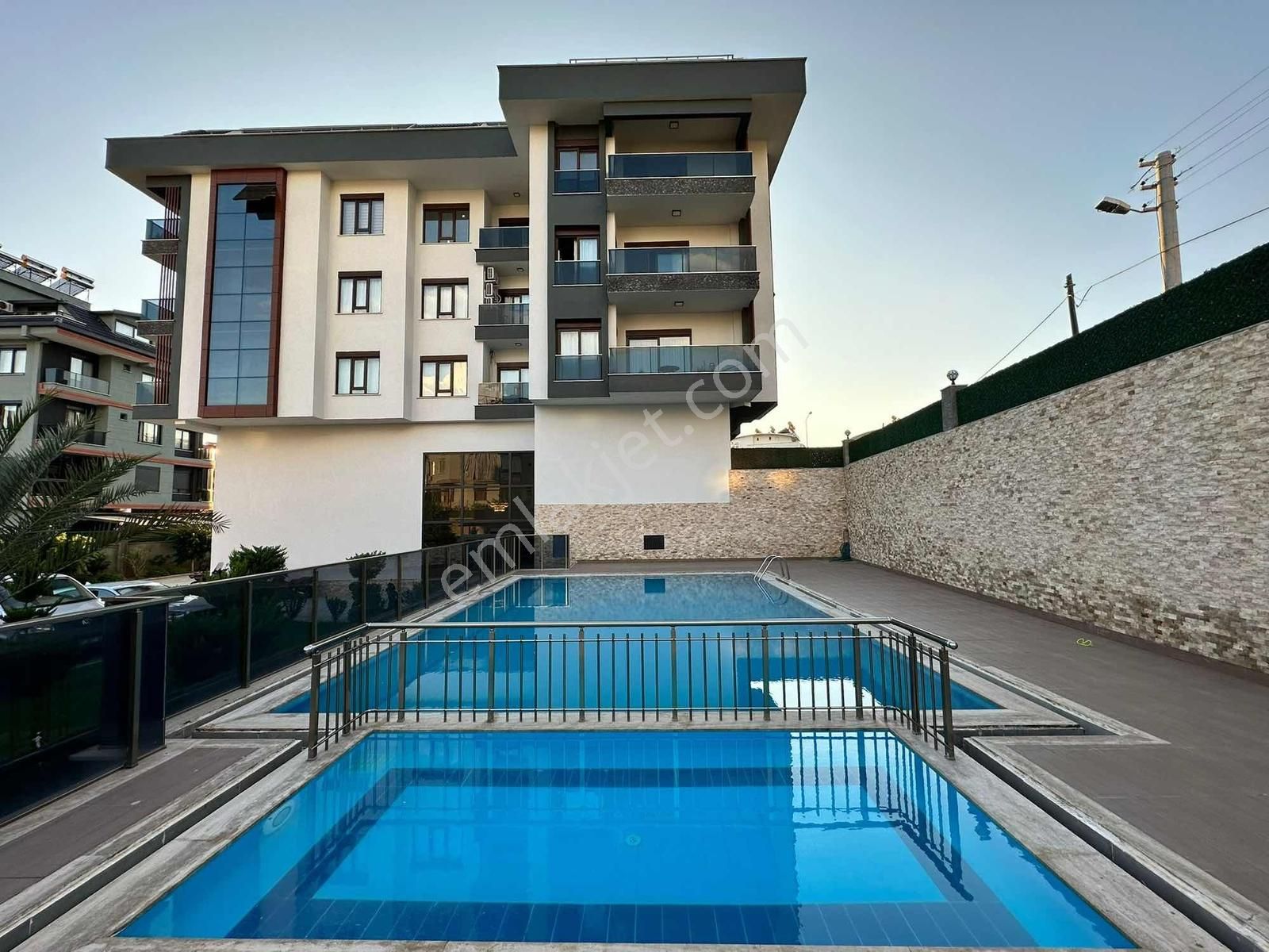 Alanya Oba Mahallesi Site İçi Kiralık 1+1 Boş Daire - Görsel 21