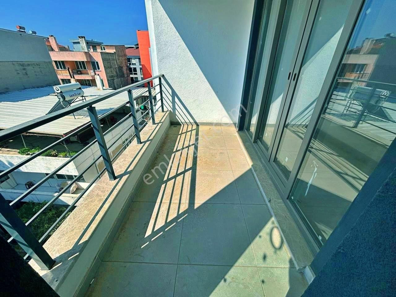 Uytundan Akçay'da Doğalgazlı Geniş Teraslı 4+1 Satılık Dubleks - Görsel 3