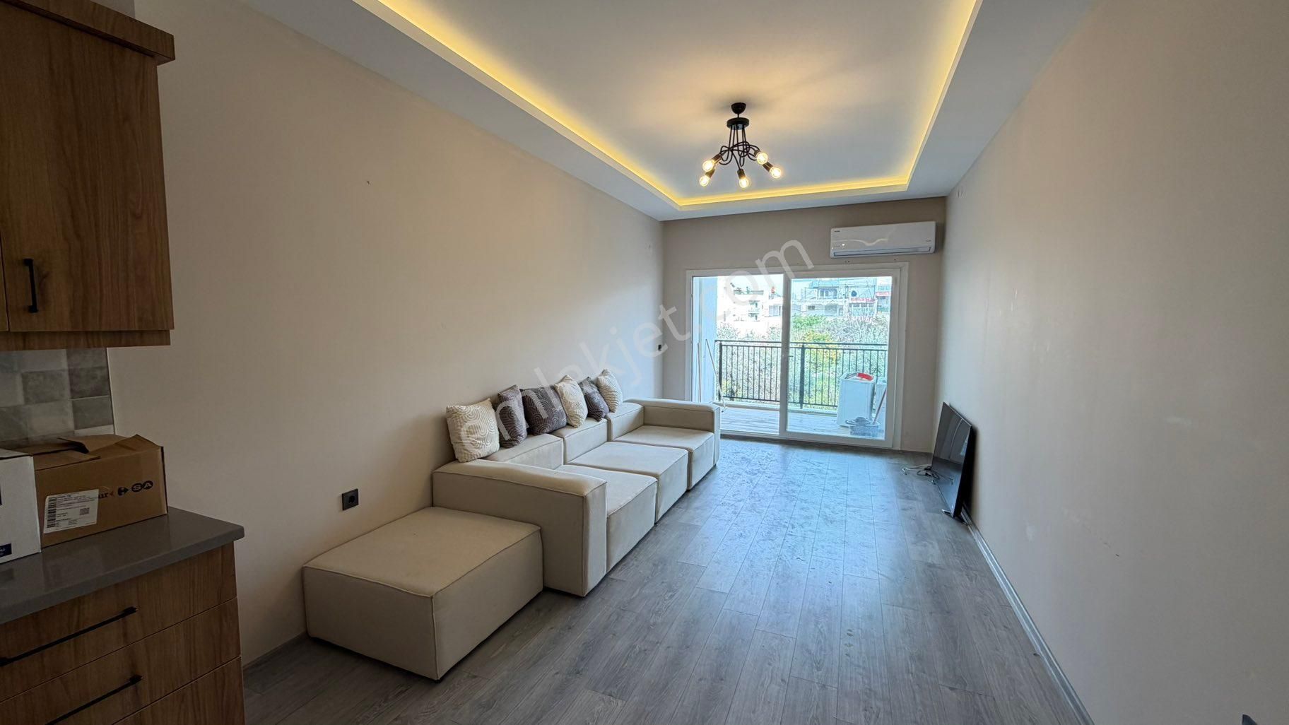 Aydın Kuşadası Güzelçamlıda Satılık 2+1 Çift Cephe Ara Kat Daire