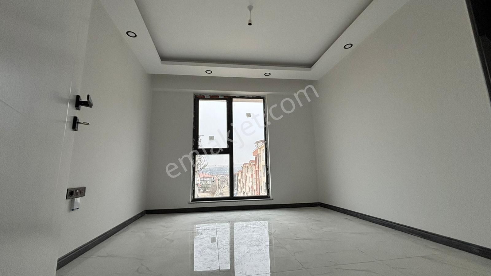 Recep Ümit Emlak'tan Çamlıca Mahallesi Sıfır 2+0 Daire - Görsel 13