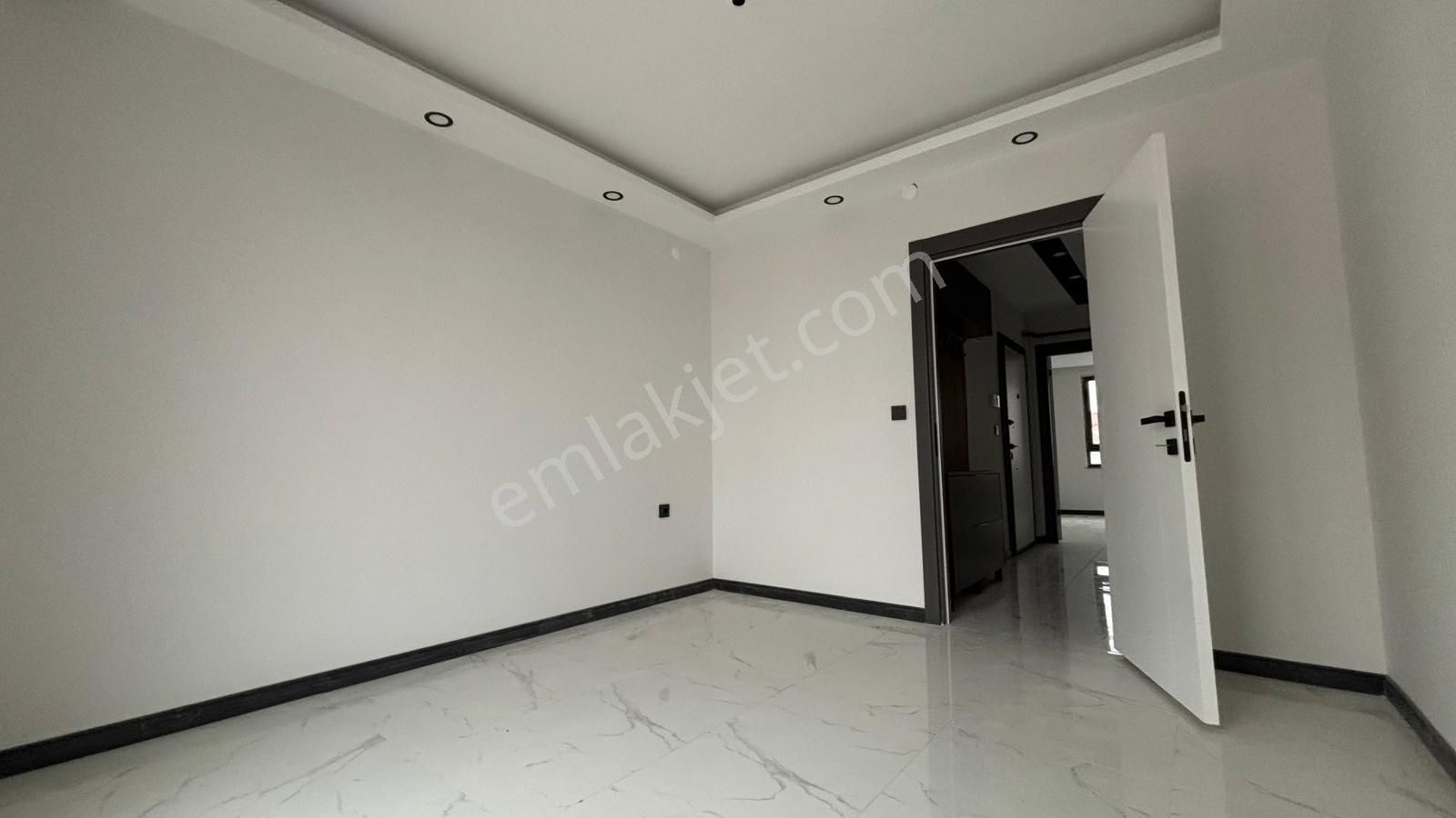 Recep Ümit Emlak'tan Çamlıca Mahallesi Sıfır 2+0 Daire - Görsel 4