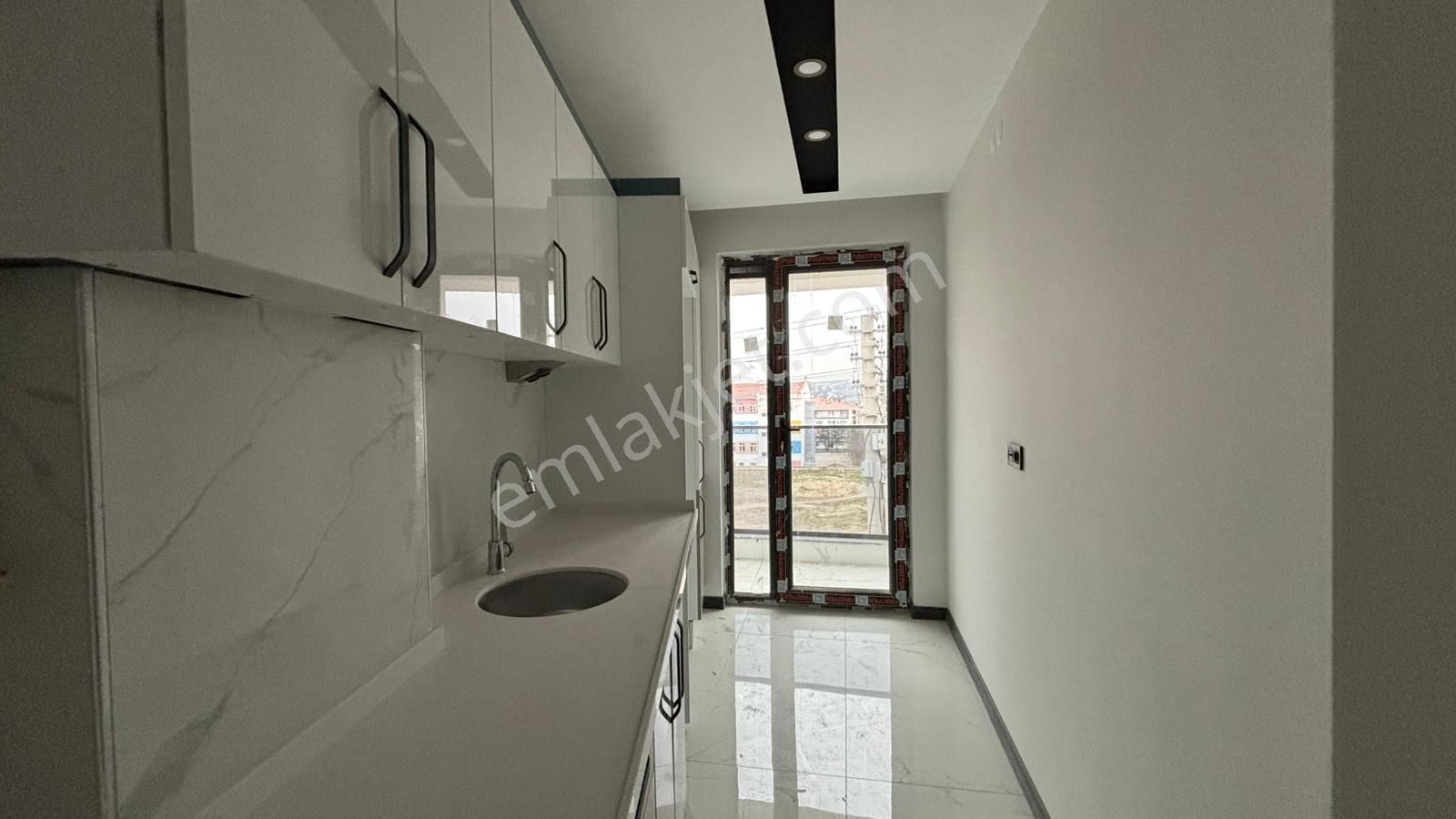 Recep Ümit Emlak'tan Çamlıca Mahallesi Sıfır 2+0 Daire - Görsel 6