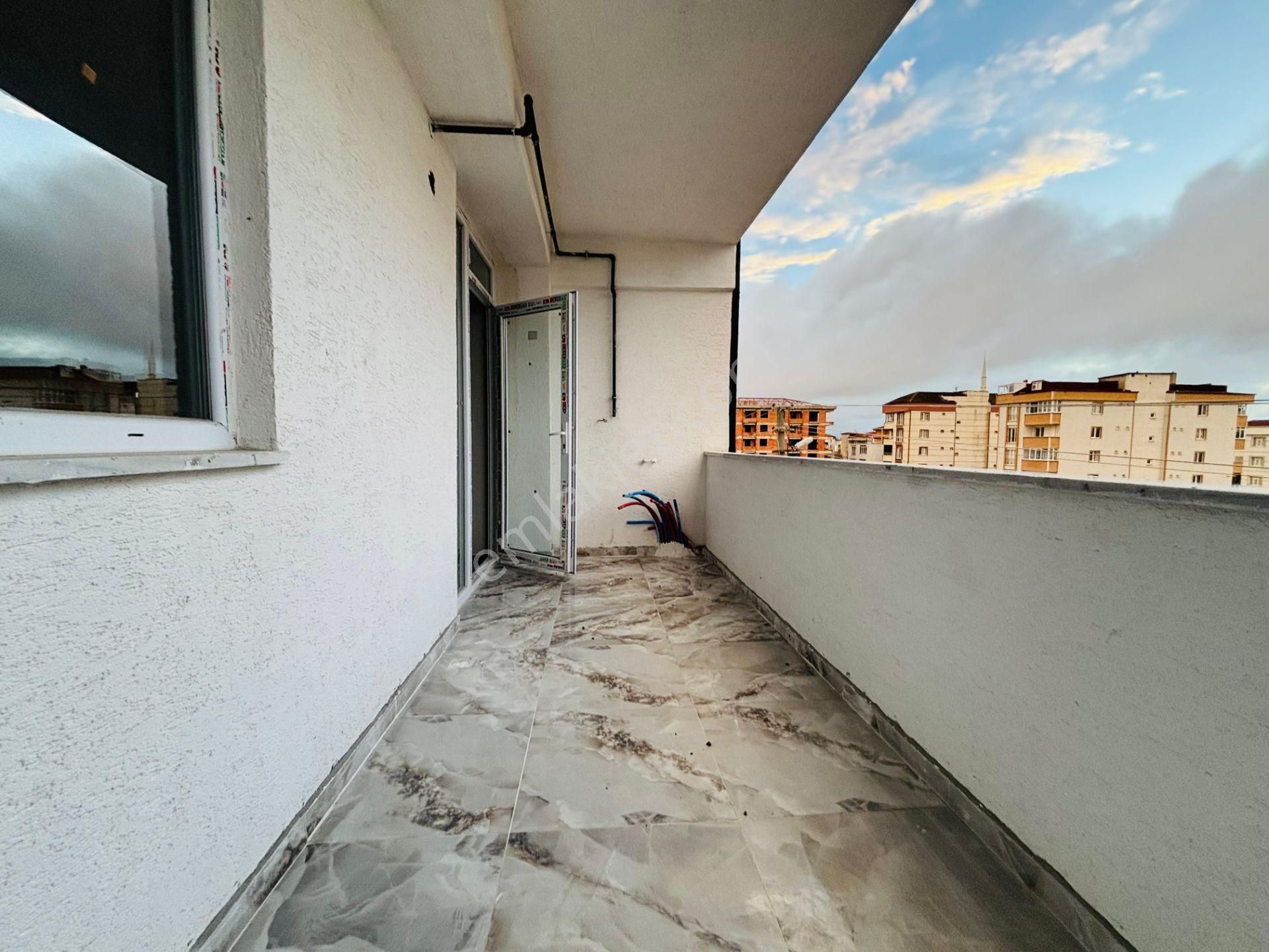 Güven'den Ön Cephe Geniş Balkonlu K.otoparklı 2+1daire - Görsel 22