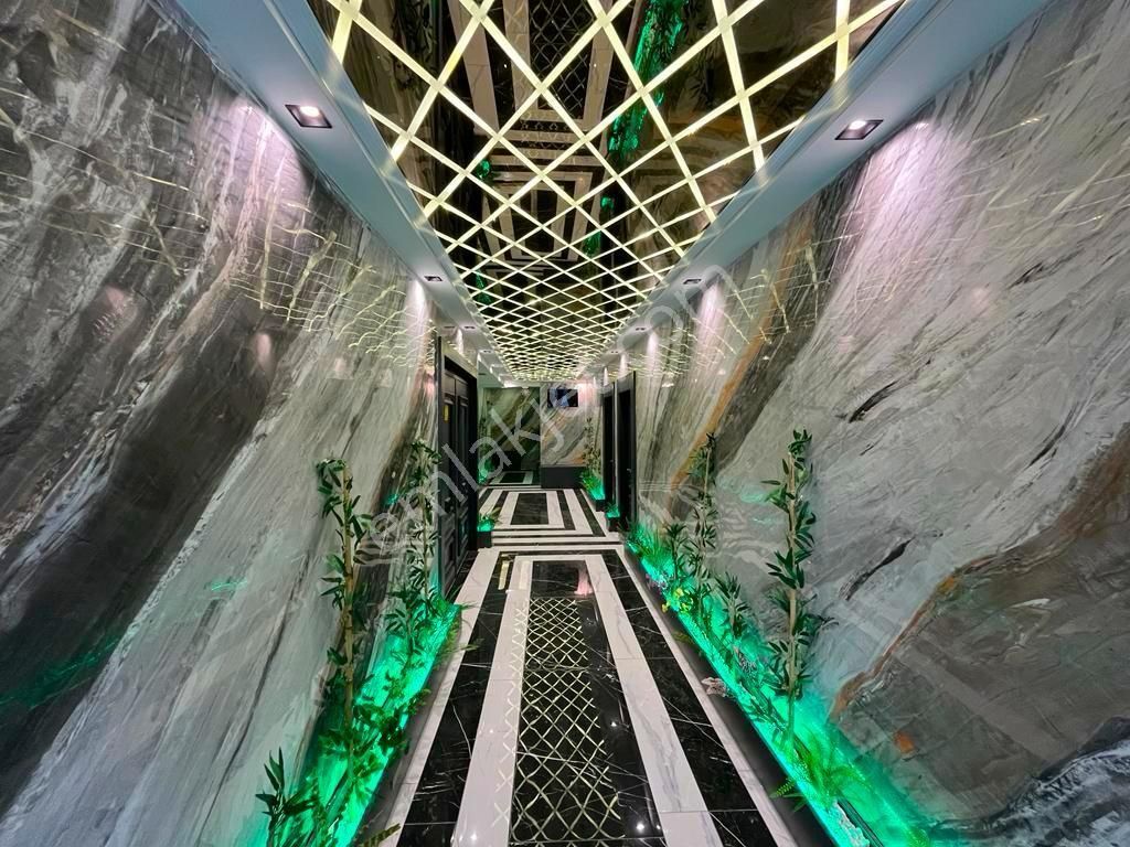 ꧁ Ay Emlak'tan꧂akçay Merkez'de Ultra Lüks Tasarımlı Ara Kat Ayrı Mutfak Satılık 2+1 Lüx Daire