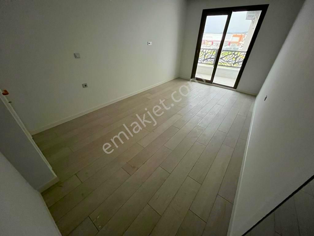 ꧁ Ay Emlak'tan꧂akçay Merkez'de Ultra Lüks Tasarımlı Ara Kat Ayrı Mutfak Satılık 2+1 Lüx Daire - Görsel 12