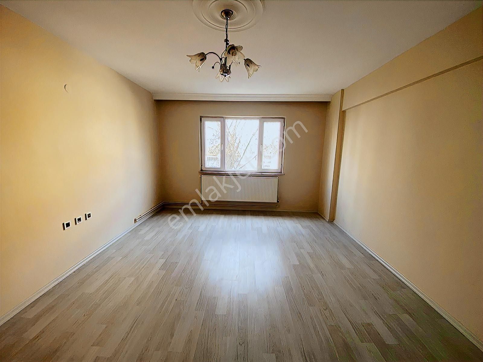 İnegöl Altınbaş Emlak'tan 130 M2 Kiralık 3+1 Daire