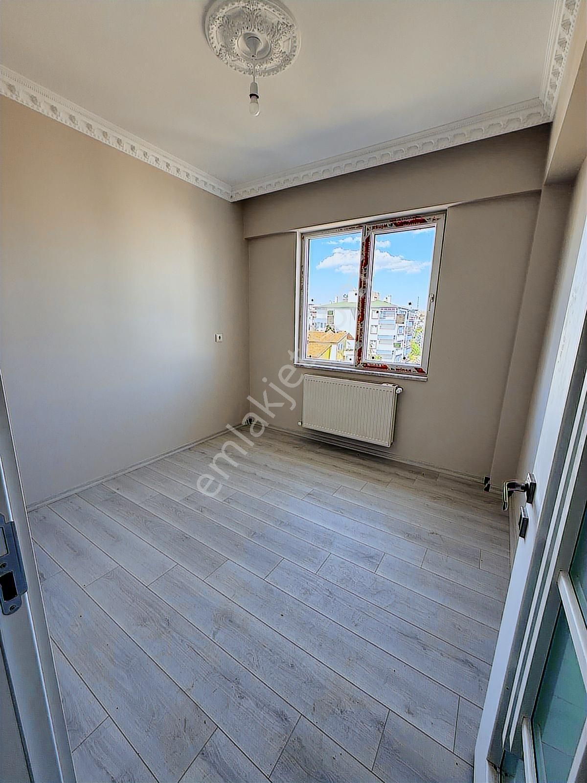 Giyinme Odalı Satılık Lüks Daire - Görsel 2