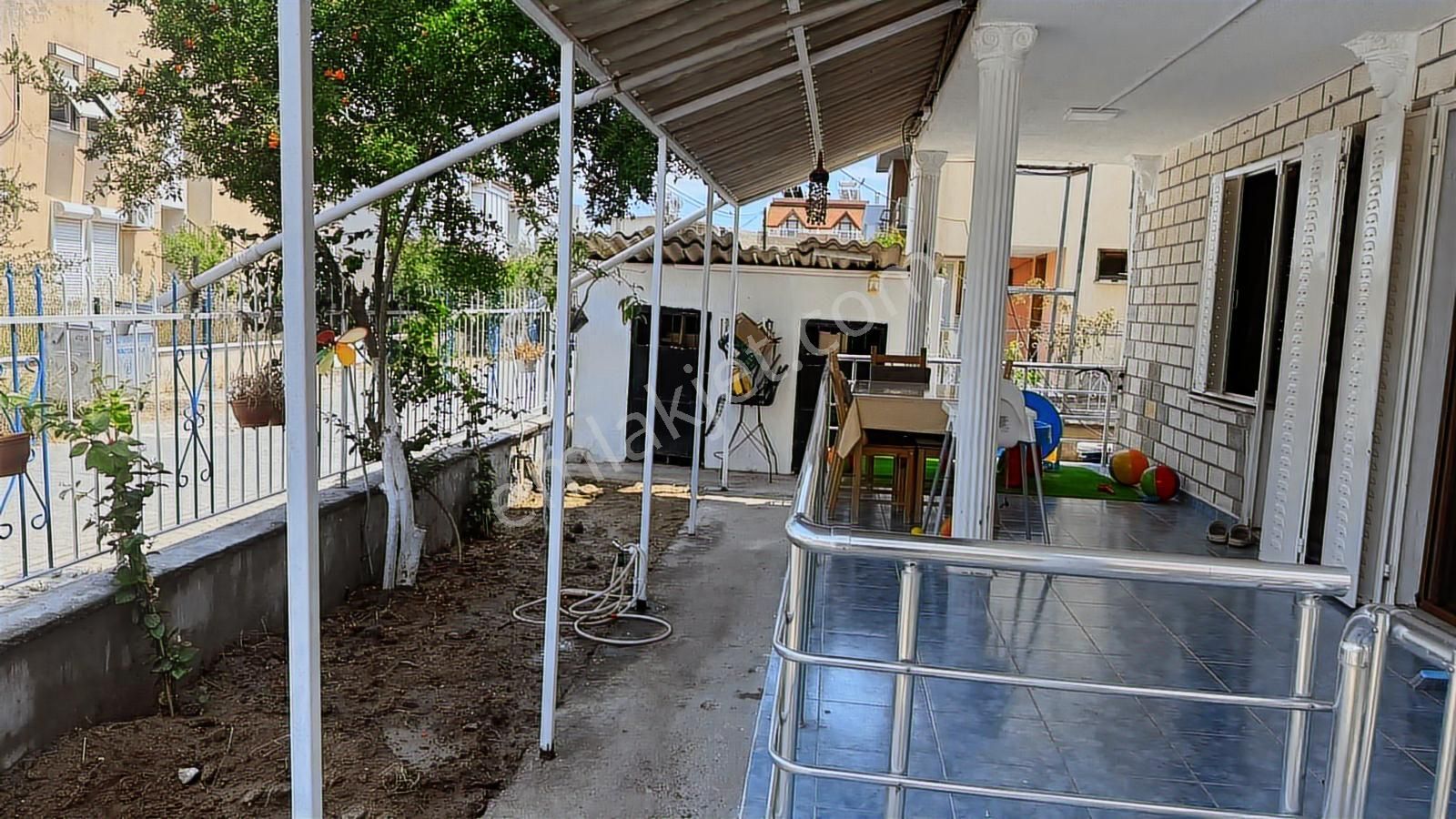 Turpa Arxes Dikili'den Cumhuriyet Mah Stadyum Arkası Müstakil Ev - Görsel 10