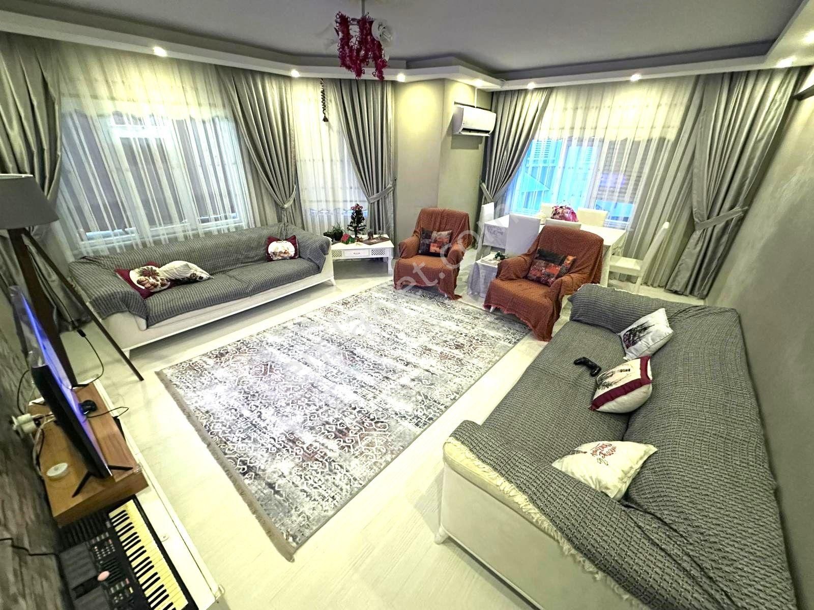 ꧁ay Emlaktan꧂akçay Merkezde Denize Yakın Ön Cephe Ayrı Mutfak Çift Balkon Satılık 3+1 Tasarım Daire