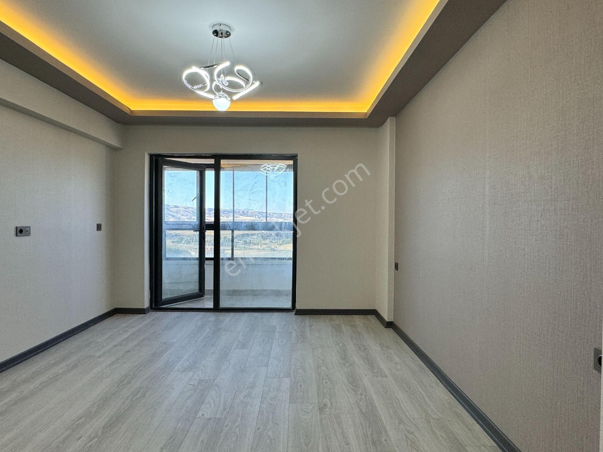 Nam-ak Emlak'tan Cadde Üzerinde 4+1 Lüks Site Dairesi - Görsel 27