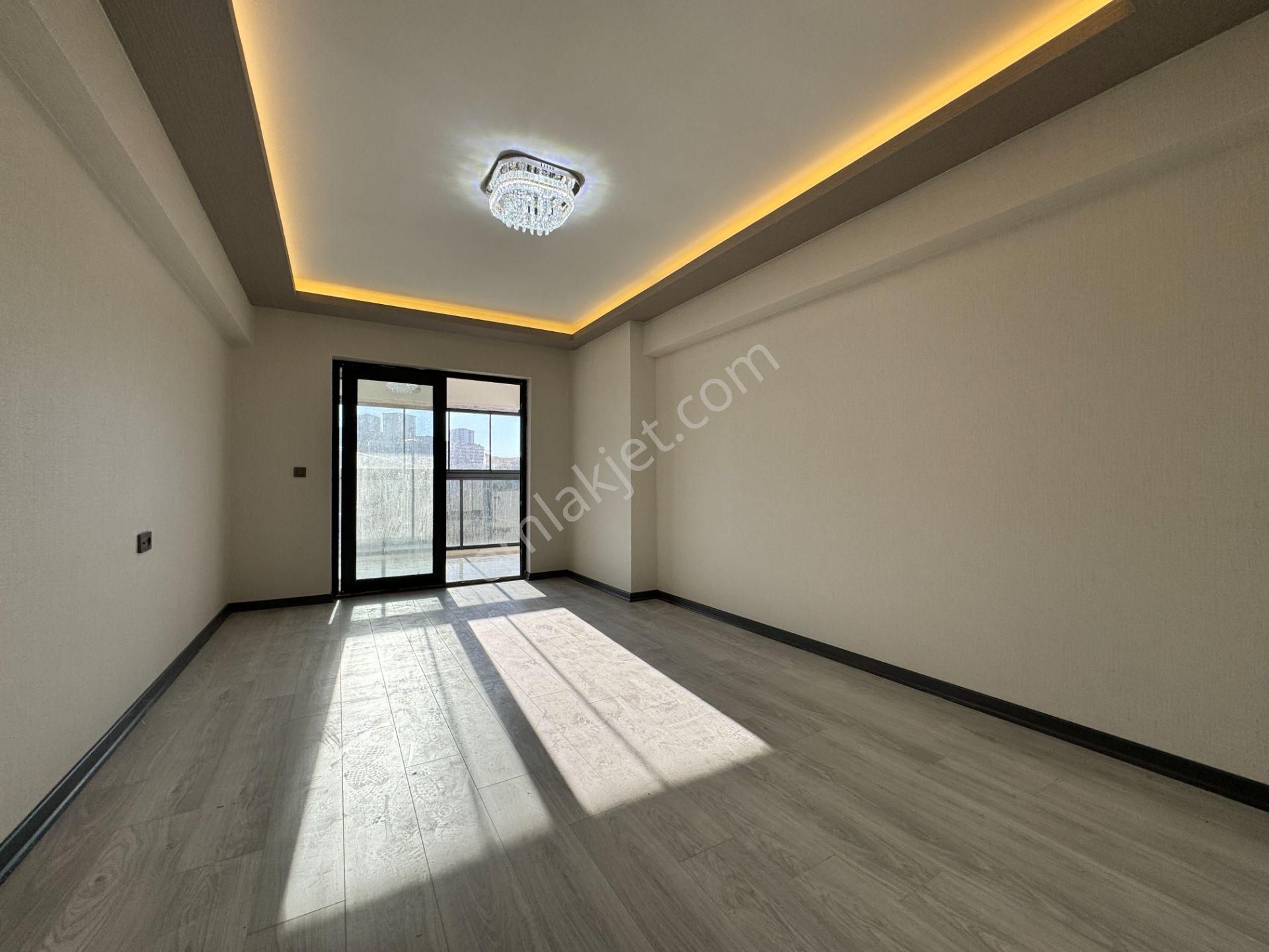 Nam-ak Emlak'tan Cadde Üzerinde 4+1 Lüks Site Dairesi - Görsel 14