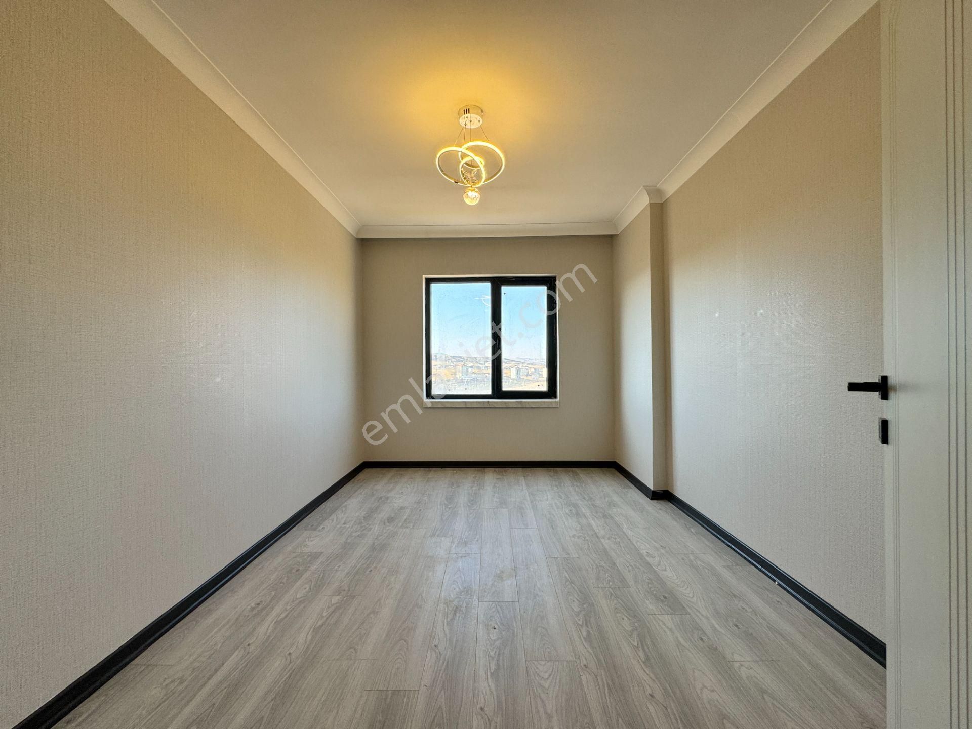 Nam-ak Emlak'tan Cadde Üzerinde 4+1 Lüks Site Dairesi - Görsel 23