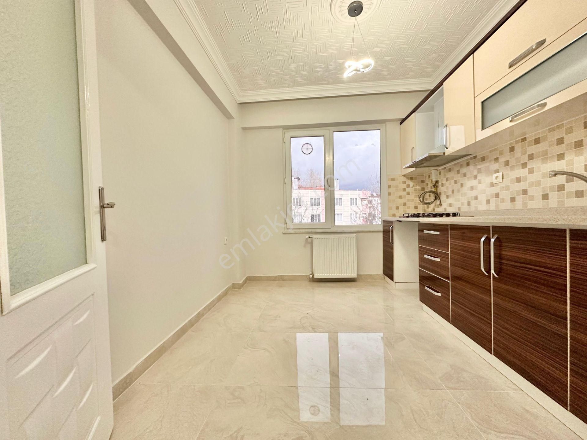 ꧁ay Emlaktan꧁akçay'da Kombili Ön Cephe Ayrı Mutfaklı 2+1 Daire - Görsel 6