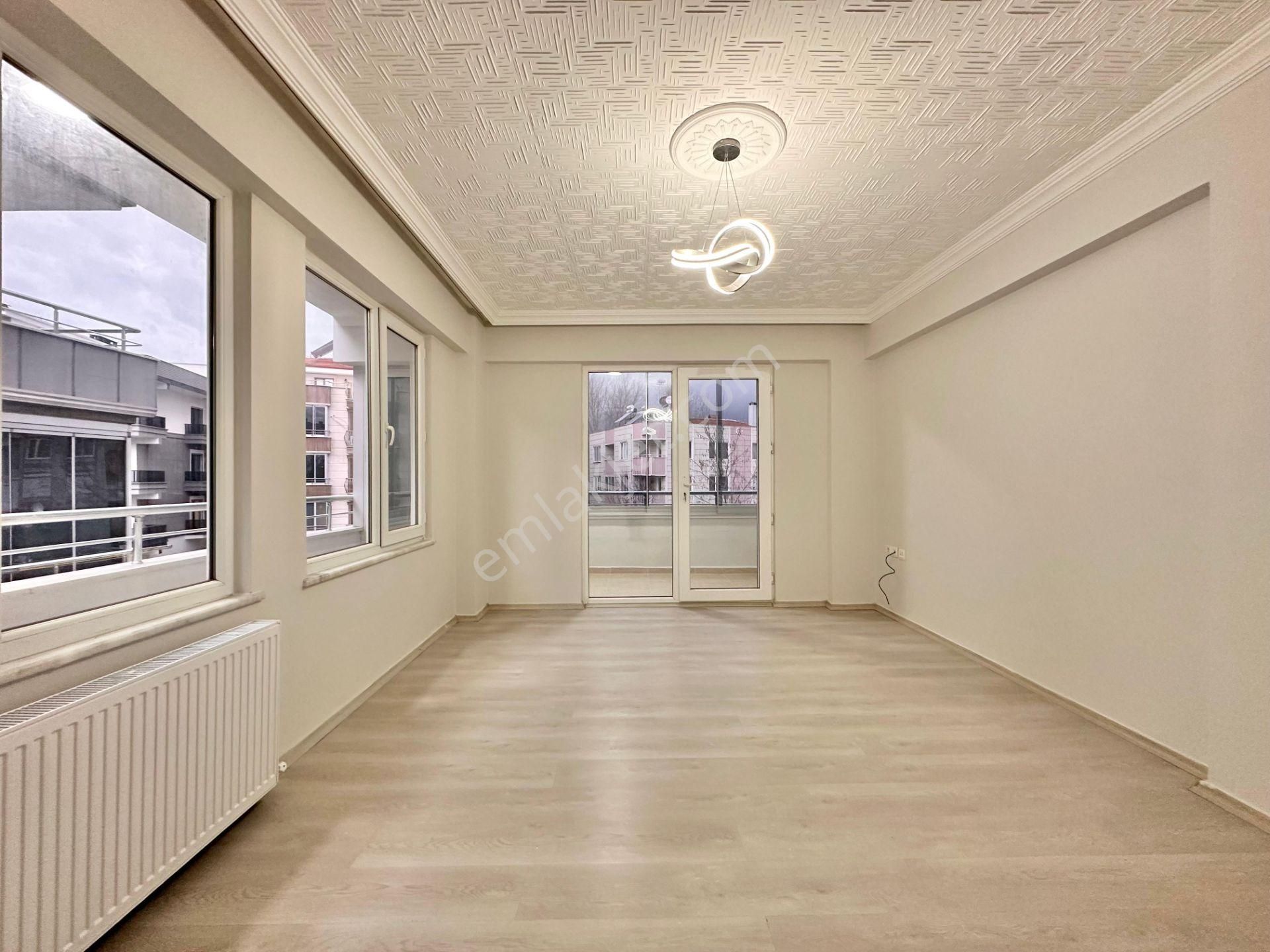 ꧁ay Emlaktan꧁akçay'da Kombili Ön Cephe Ayrı Mutfaklı 2+1 Daire - Görsel 16