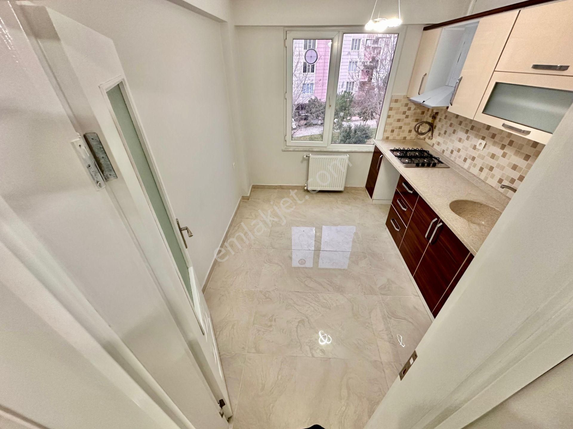 ꧁ay Emlaktan꧁akçay'da Kombili Ön Cephe Ayrı Mutfaklı 2+1 Daire - Görsel 5