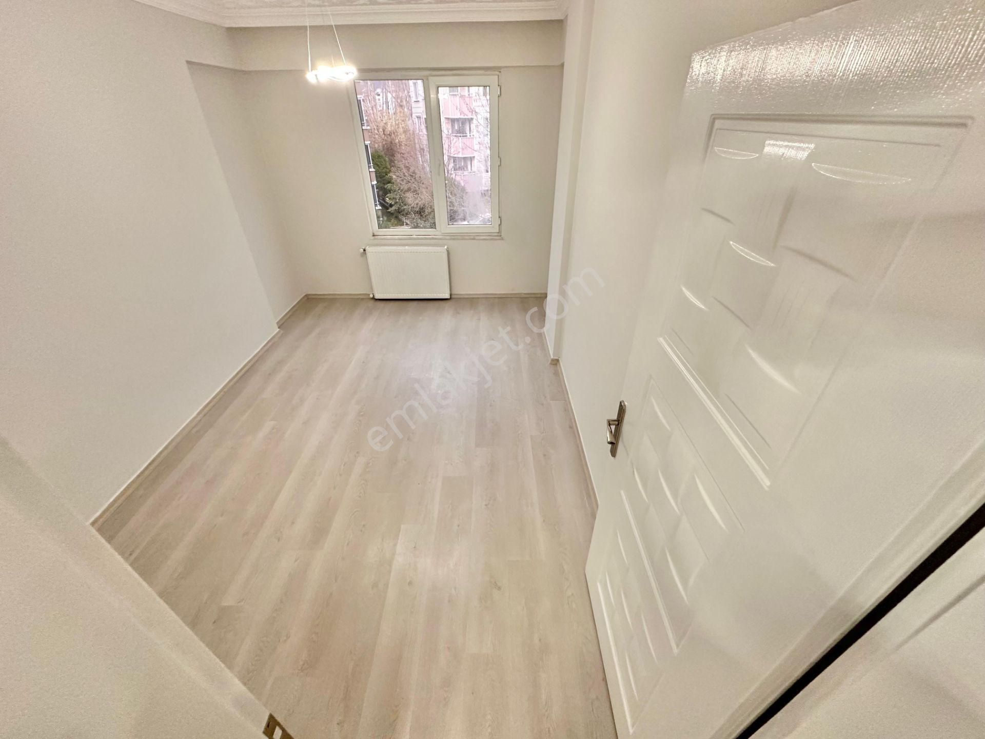 ꧁ay Emlaktan꧁akçay'da Kombili Ön Cephe Ayrı Mutfaklı 2+1 Daire - Görsel 22