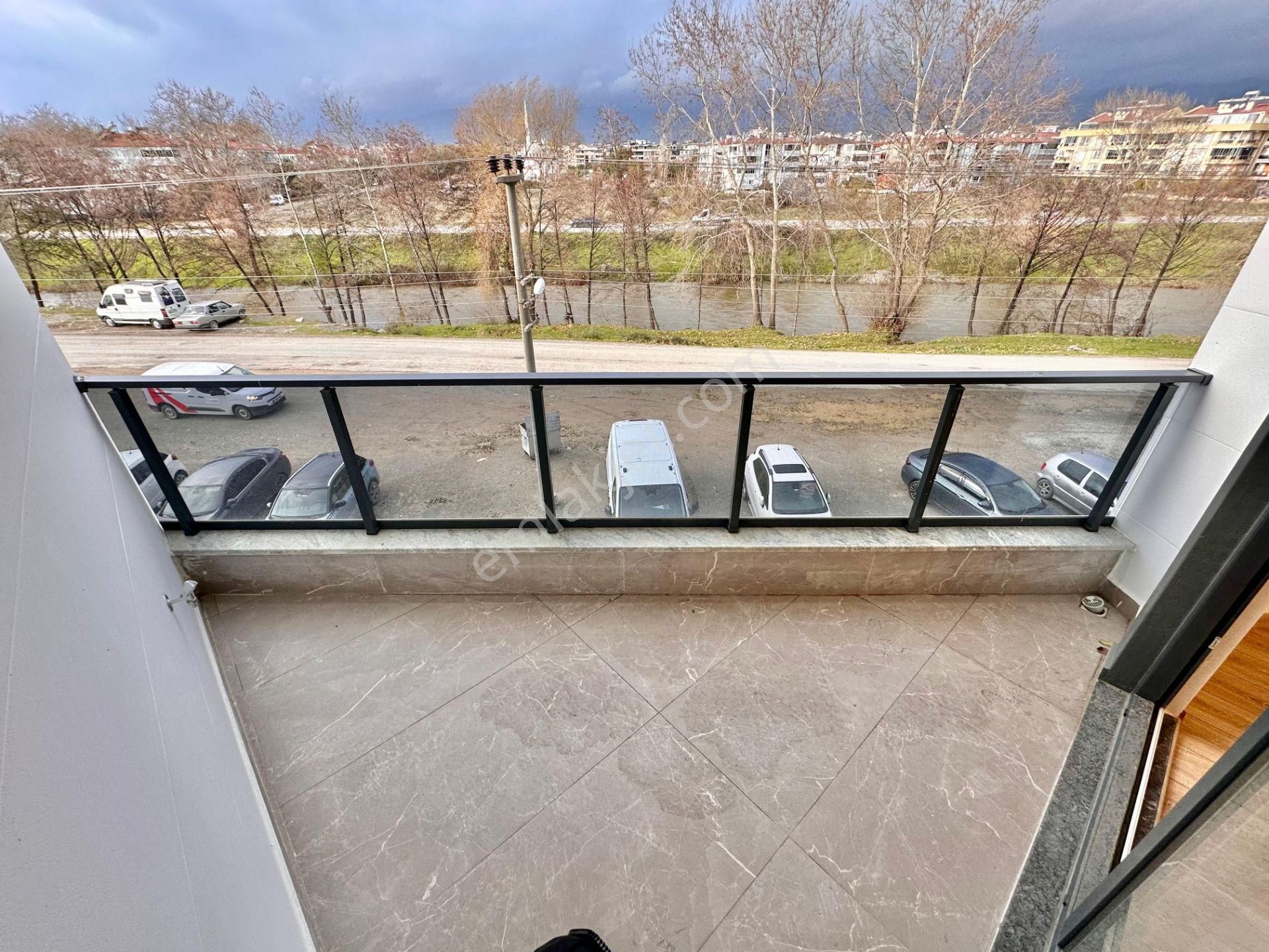 ꧁ay Emlaktan꧂akçayda Köşe Ön Cephe Çay Ve Kazdağı Manzaralı Şık Tasarımlı Arakat 3+1 Lüks Daire - Görsel 7