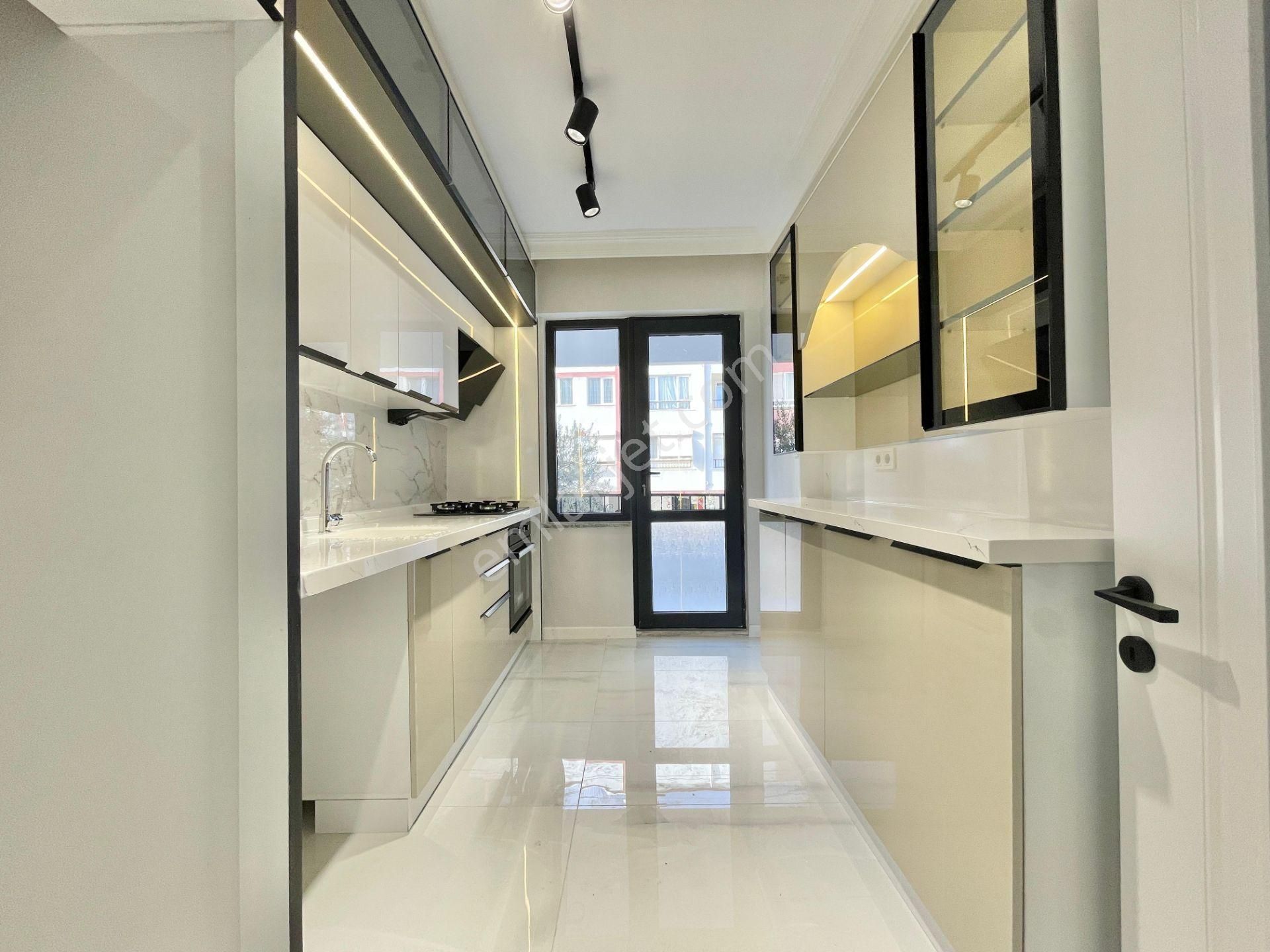 Berkay Demirel'den Altınkumda Ayrı Mutfak Ön Cephe 3+1 Daire - Görsel 15