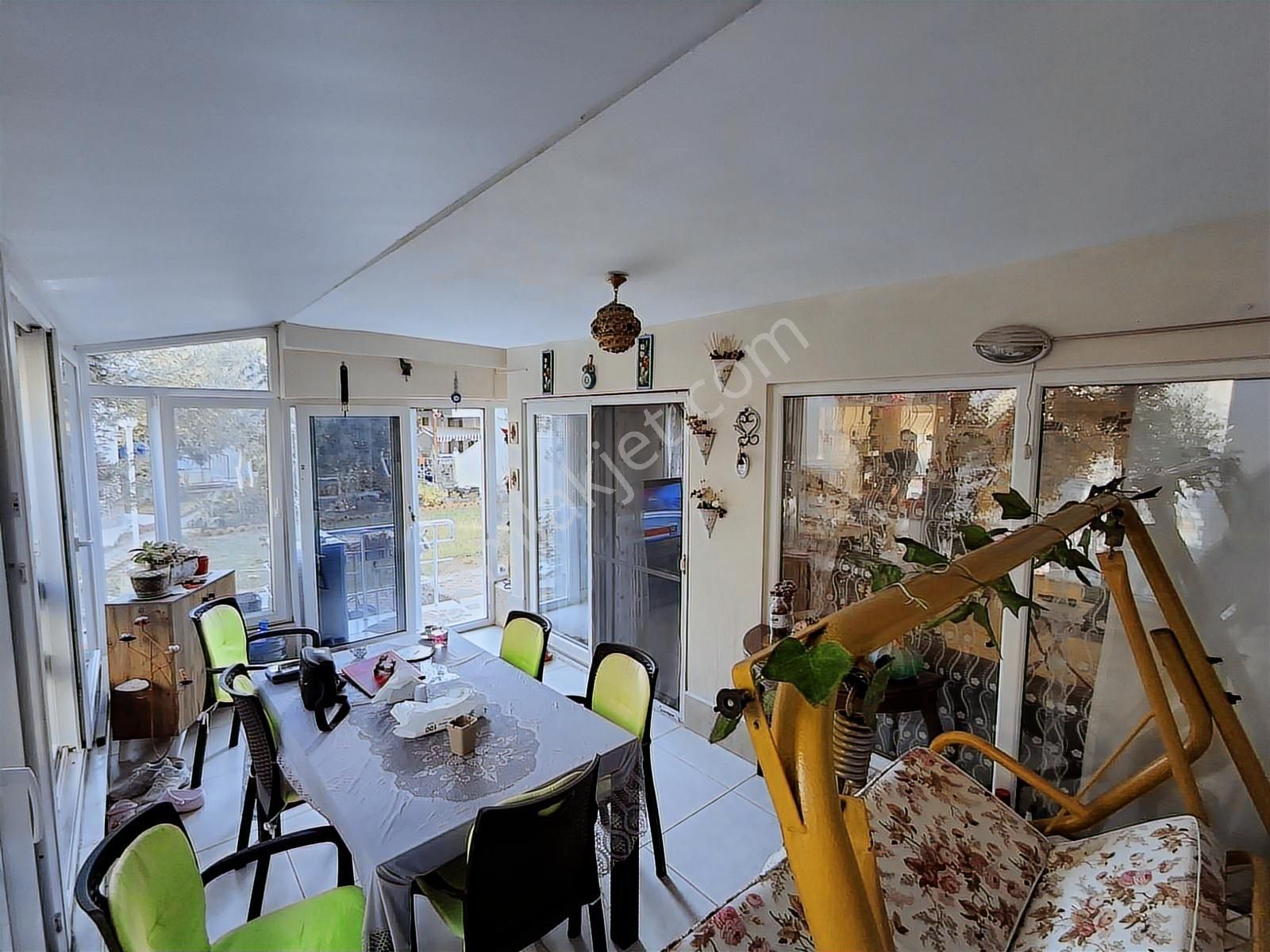 Ayvalık Küçükköy Havuzlu Sitede Satılık Villa - Görsel 21