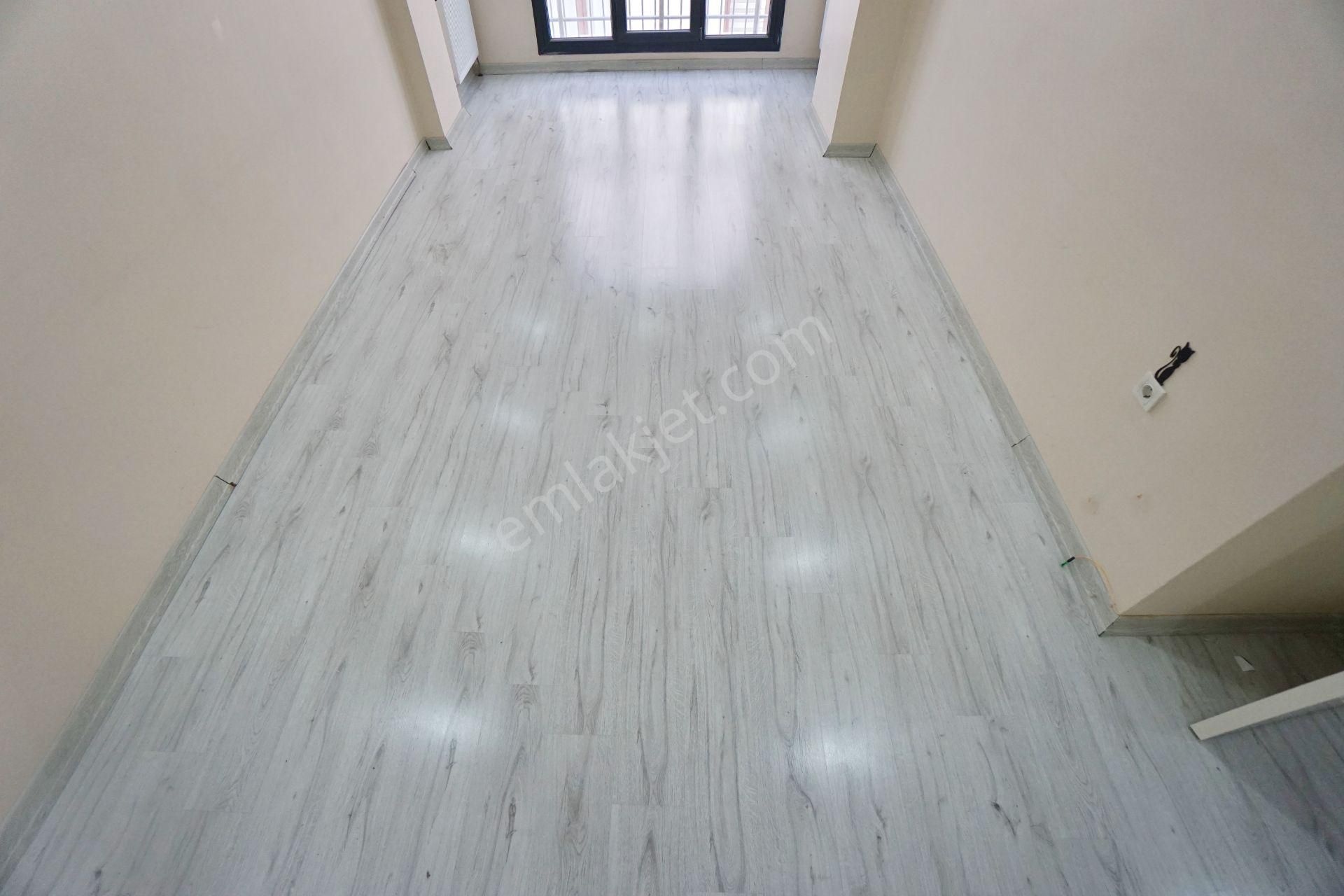 Meral R6196 Aşık Veysel Cd Yeni 5 Yaş Ankastreli Balkonlu Kapalı Otoparklı 2+1 - Görsel 2