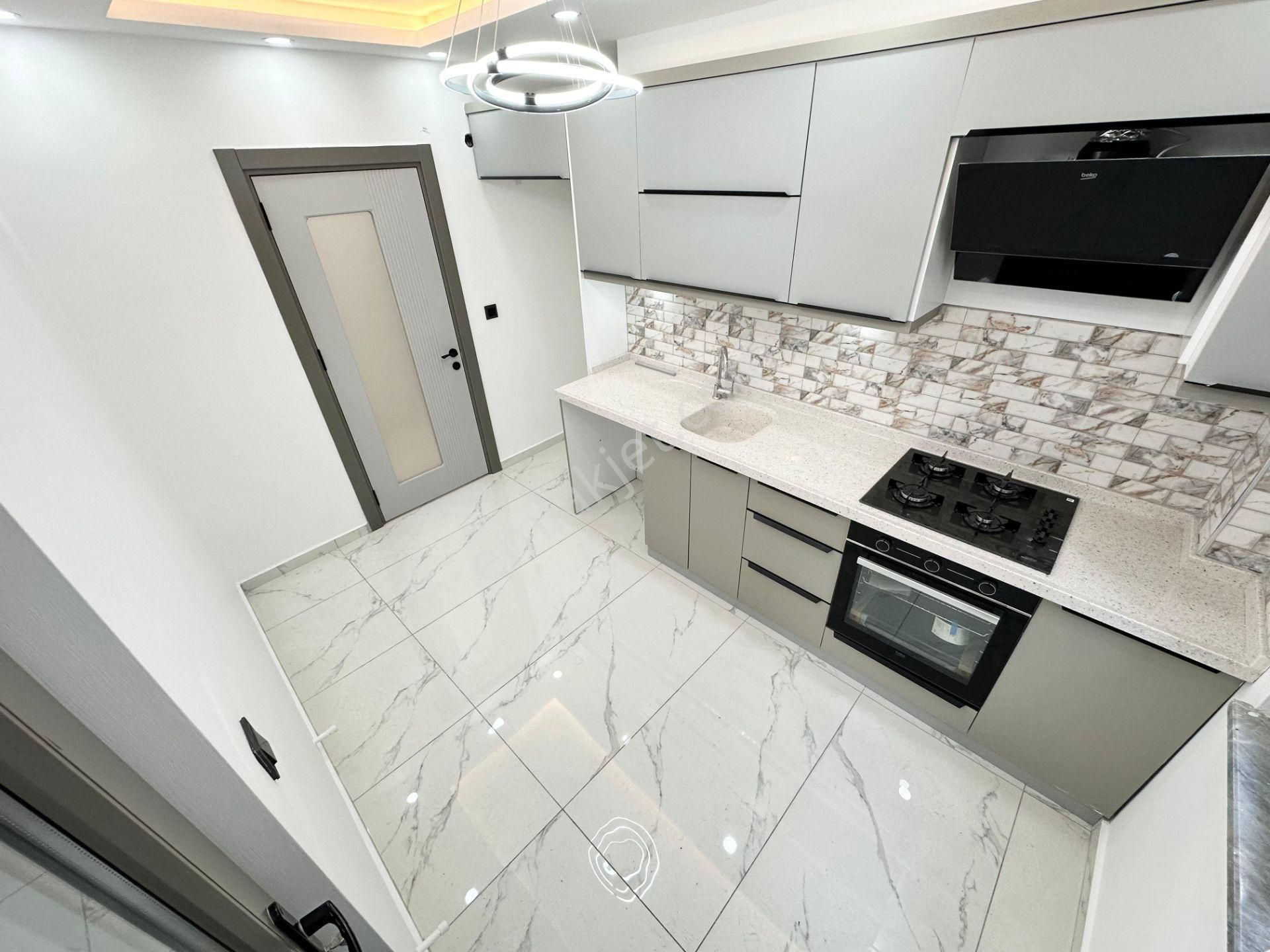 ⭐ay Emlaktan⭐akçay'da Arakat Ayrı Mutfak Ebeveyn Banyolu Lüks Sitede Önü Açık Satılık 2+1 Daire - Görsel 2