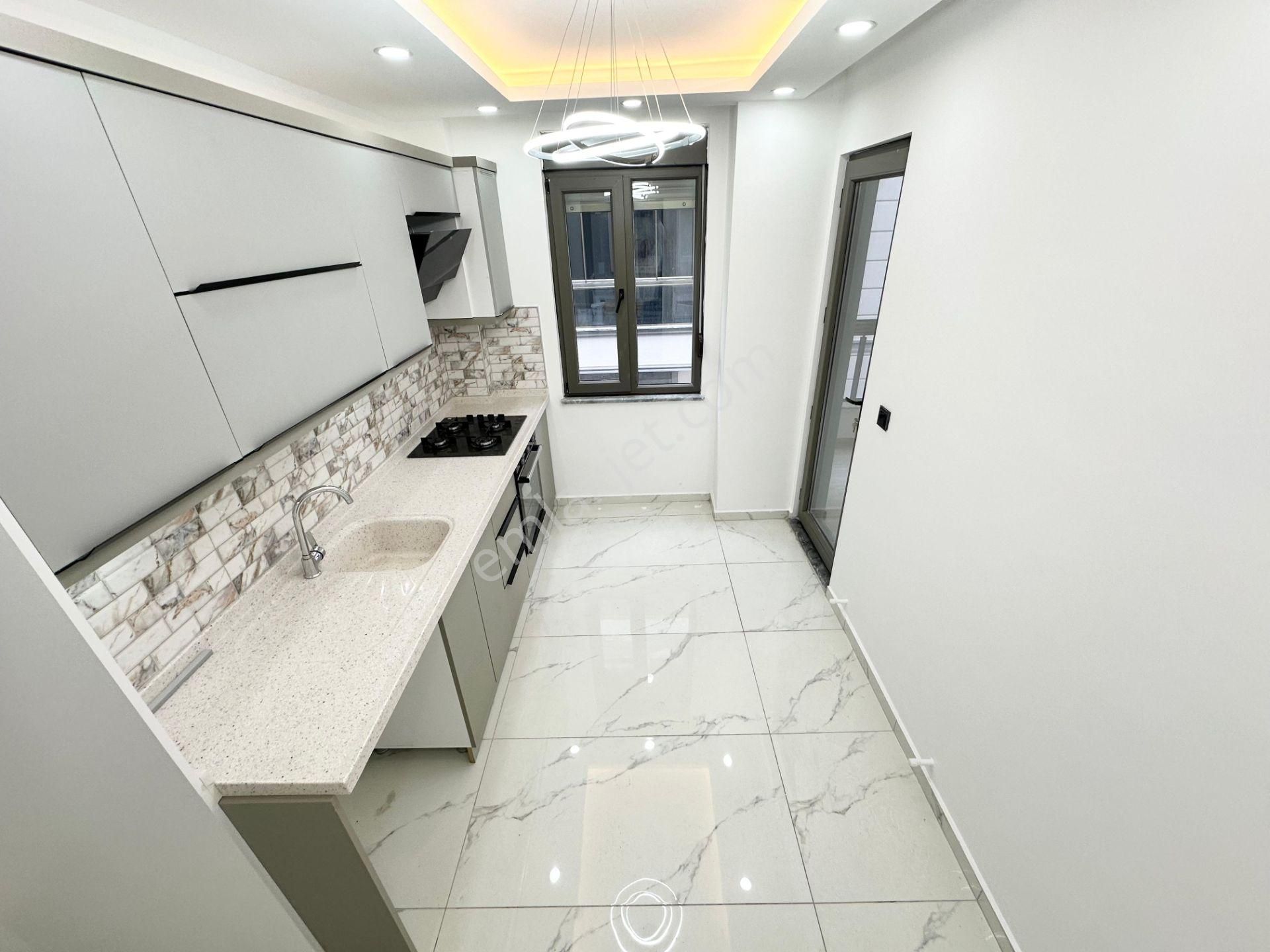 ⭐ay Emlaktan⭐akçay'da Arakat Ayrı Mutfak Ebeveyn Banyolu Lüks Sitede Önü Açık Satılık 2+1 Daire