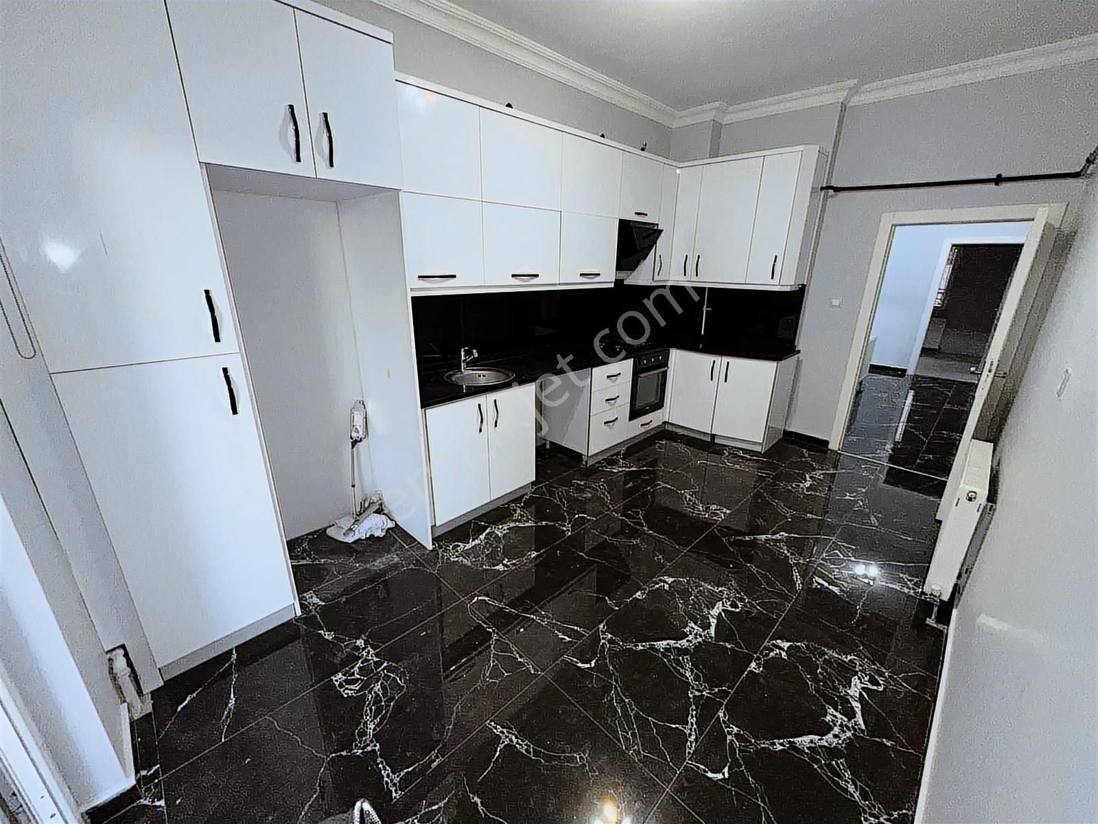 Kılıçsoy'dan Porsuk Cad. Üzeri 3.kat Konumunda Teras Balkon 3+1 - Görsel 34