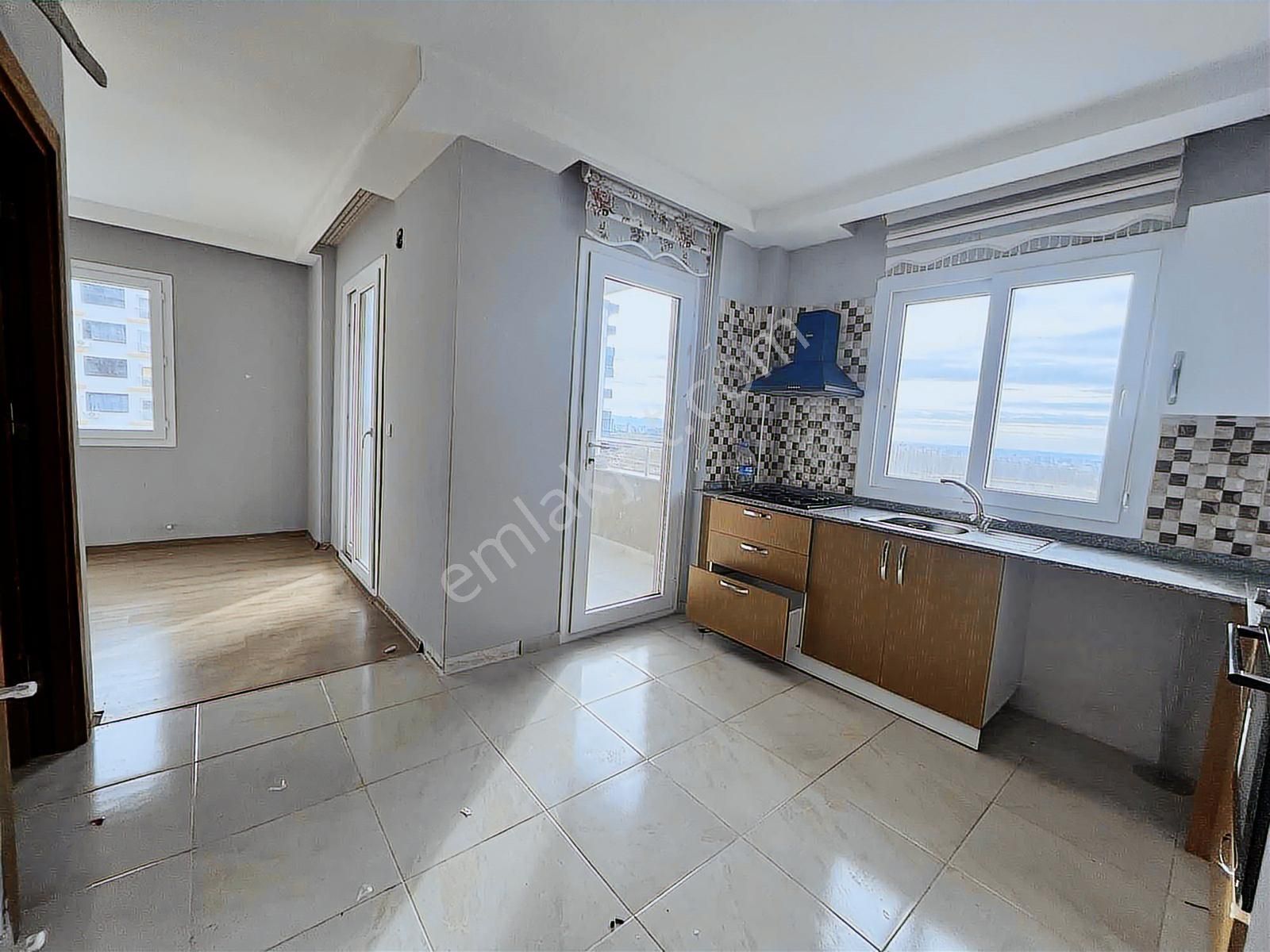 Gültepe'de Cadde Üzeri Cep Mutfak Geniş Site İçi 2+1 Daire - Görsel 8