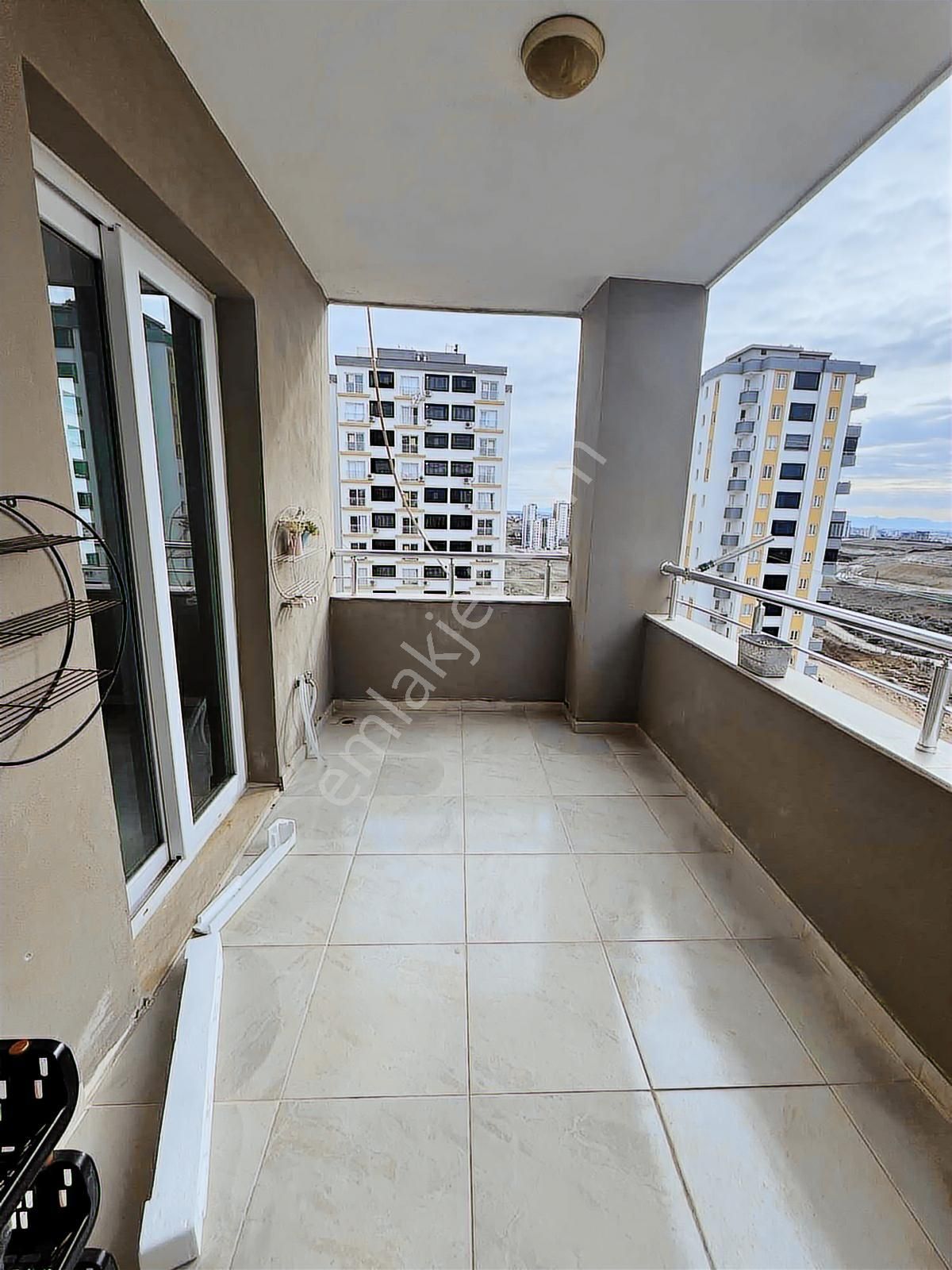 Gültepe'de Cadde Üzeri Cep Mutfak Geniş Site İçi 2+1 Daire - Görsel 6