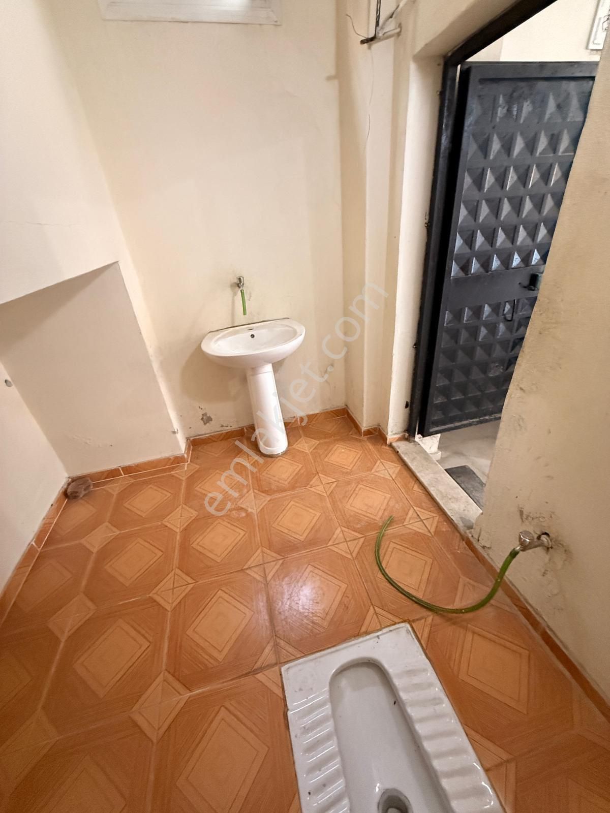 Bahçelievler 'de Elektirik Darabalı Geniş M2 Büro&ofis İş Yeri - Görsel 10