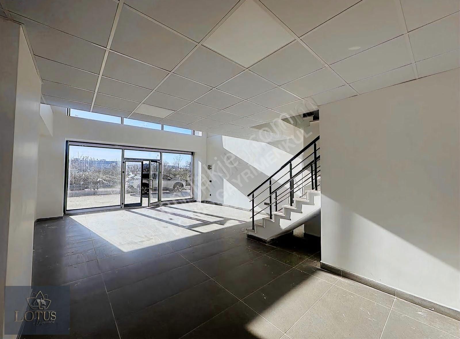 İzmitin En Prestijli Projesi Sapphıre,de 200 M2 Satılık Mağaza - Görsel 17