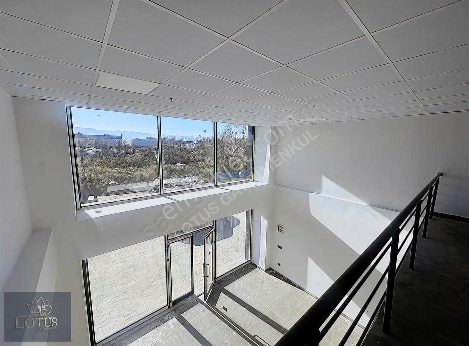 İzmitin En Prestijli Projesi Sapphıre,de 200 M2 Satılık Mağaza - Görsel 23