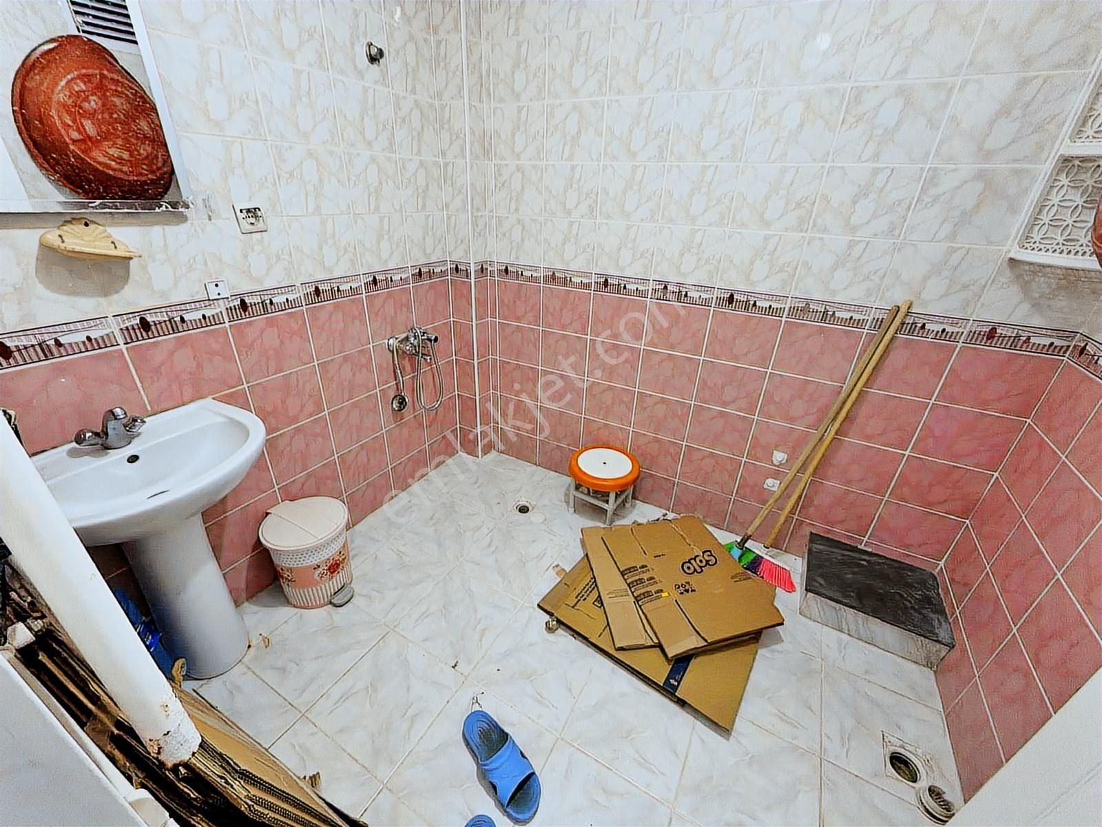 Alsancak'ta Ön Cephe 2+1 Balkonlu Yüksek Giriş - Görsel 10