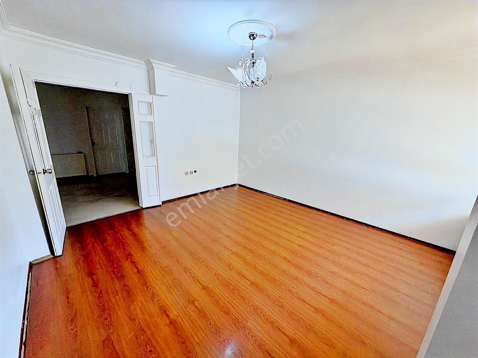 Alsancak'ta Ön Cephe 2+1 Balkonlu Yüksek Giriş - Görsel 20