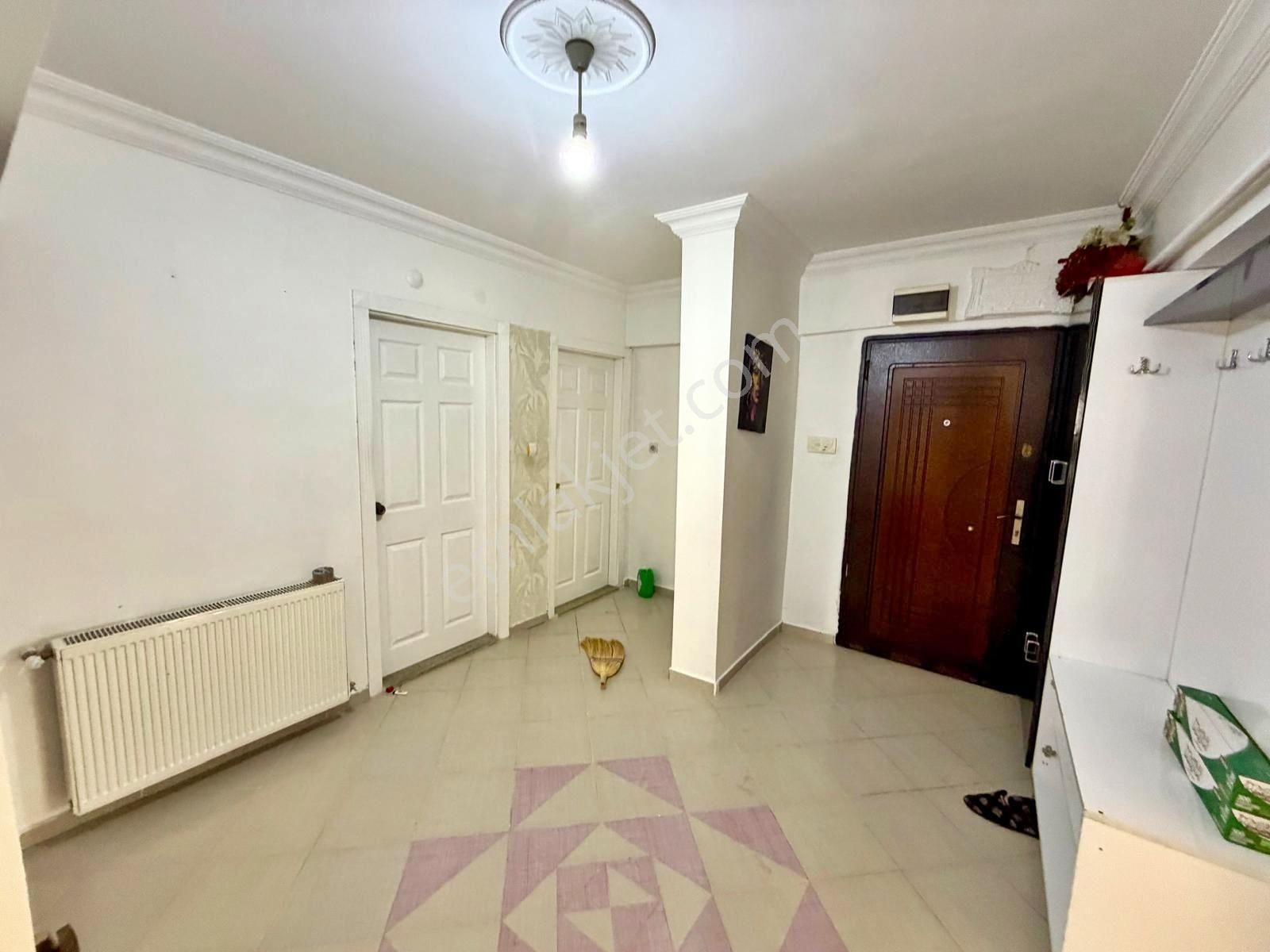 Alsancak'ta Ön Cephe 2+1 Balkonlu Yüksek Giriş - Görsel 14