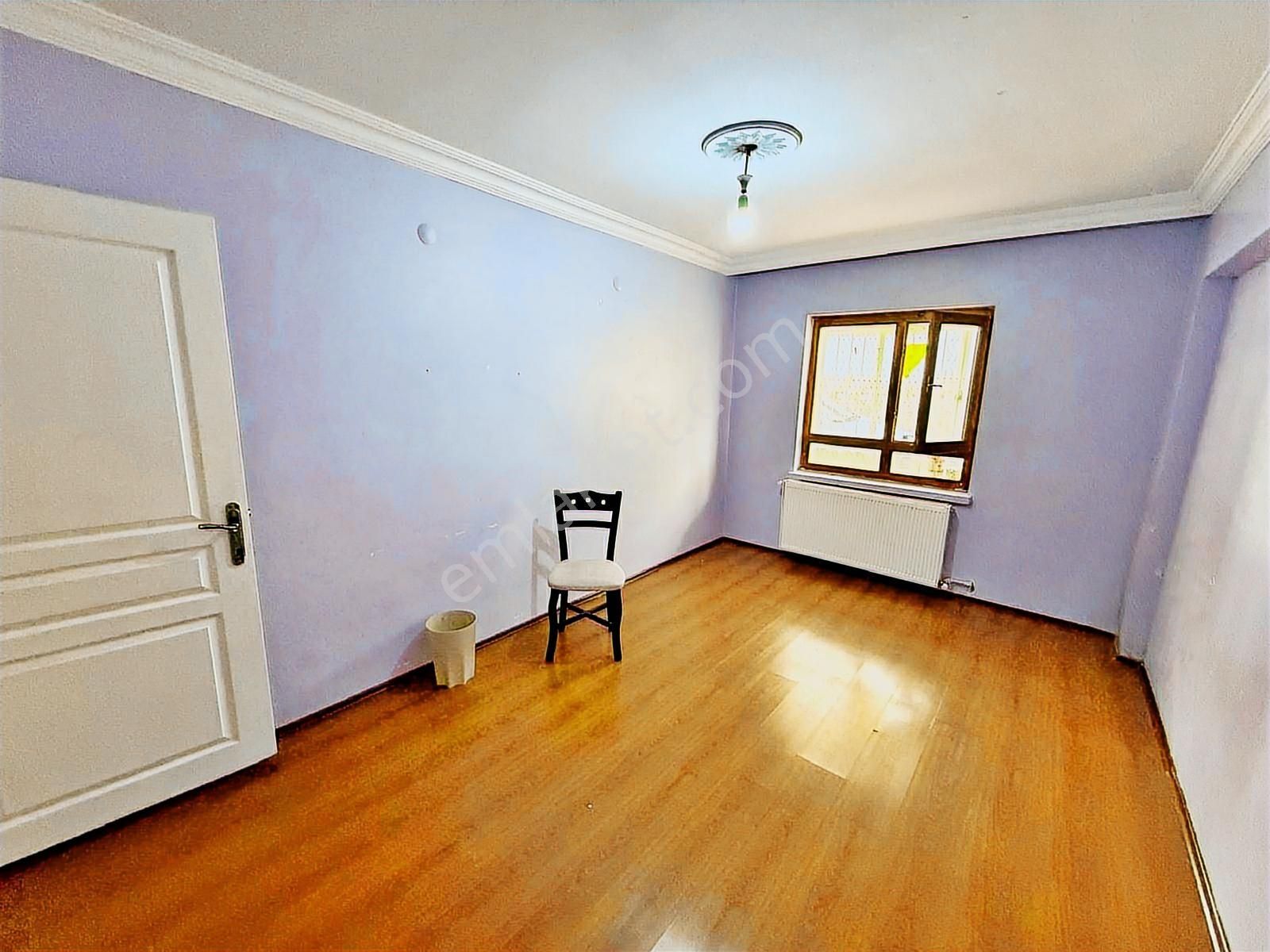 Alsancak'ta Ön Cephe 2+1 Balkonlu Yüksek Giriş - Görsel 4