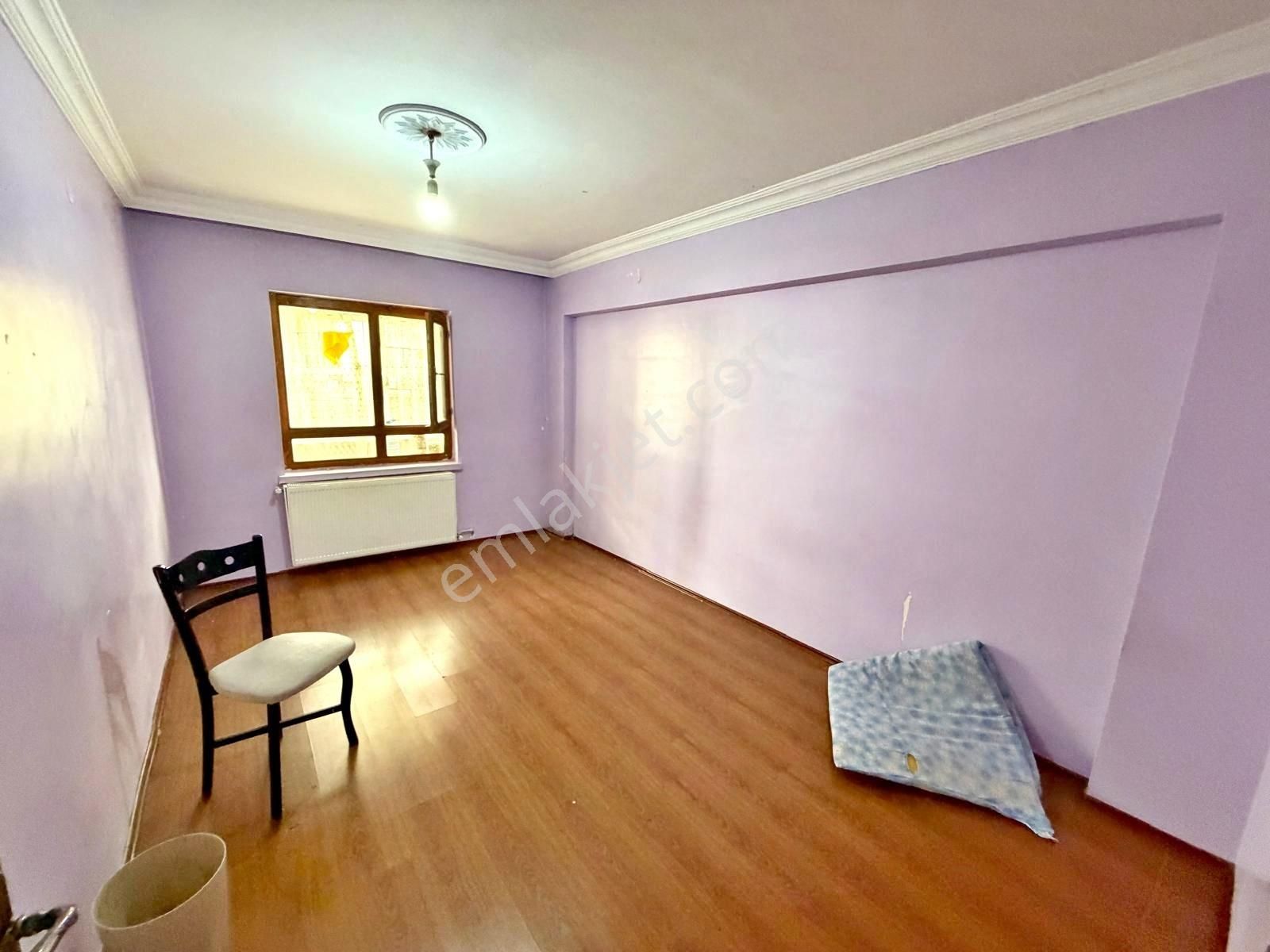 Alsancak'ta Ön Cephe 2+1 Balkonlu Yüksek Giriş - Görsel 8