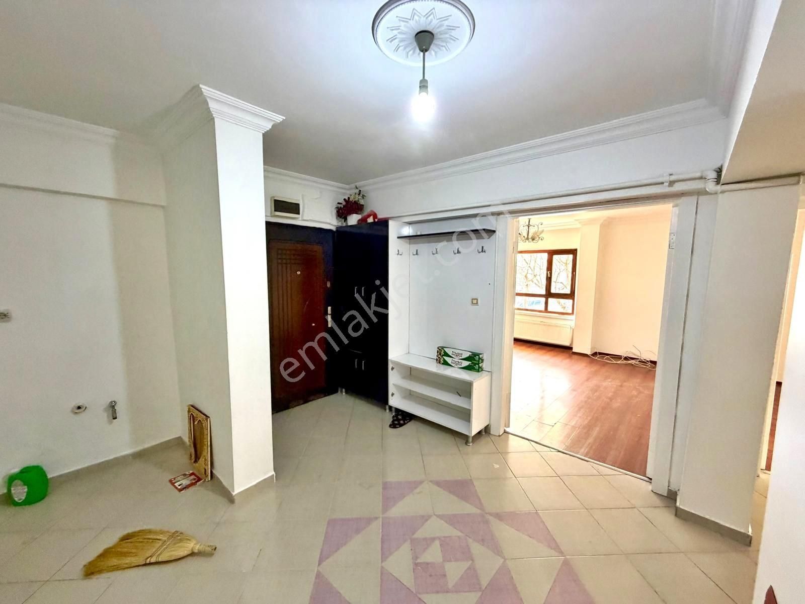 Alsancak'ta Ön Cephe 2+1 Balkonlu Yüksek Giriş - Görsel 19