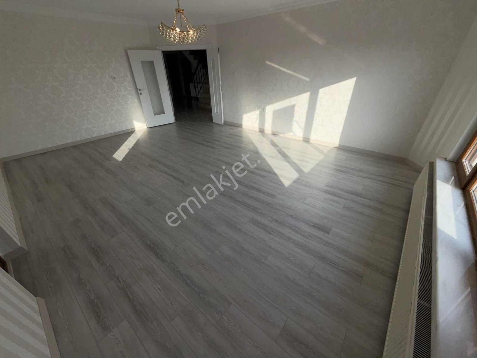Kılıçsoy'dan Ayvalı Merkez Cami Yanında Kapalı Teras Dubleks 6+1 - Görsel 2