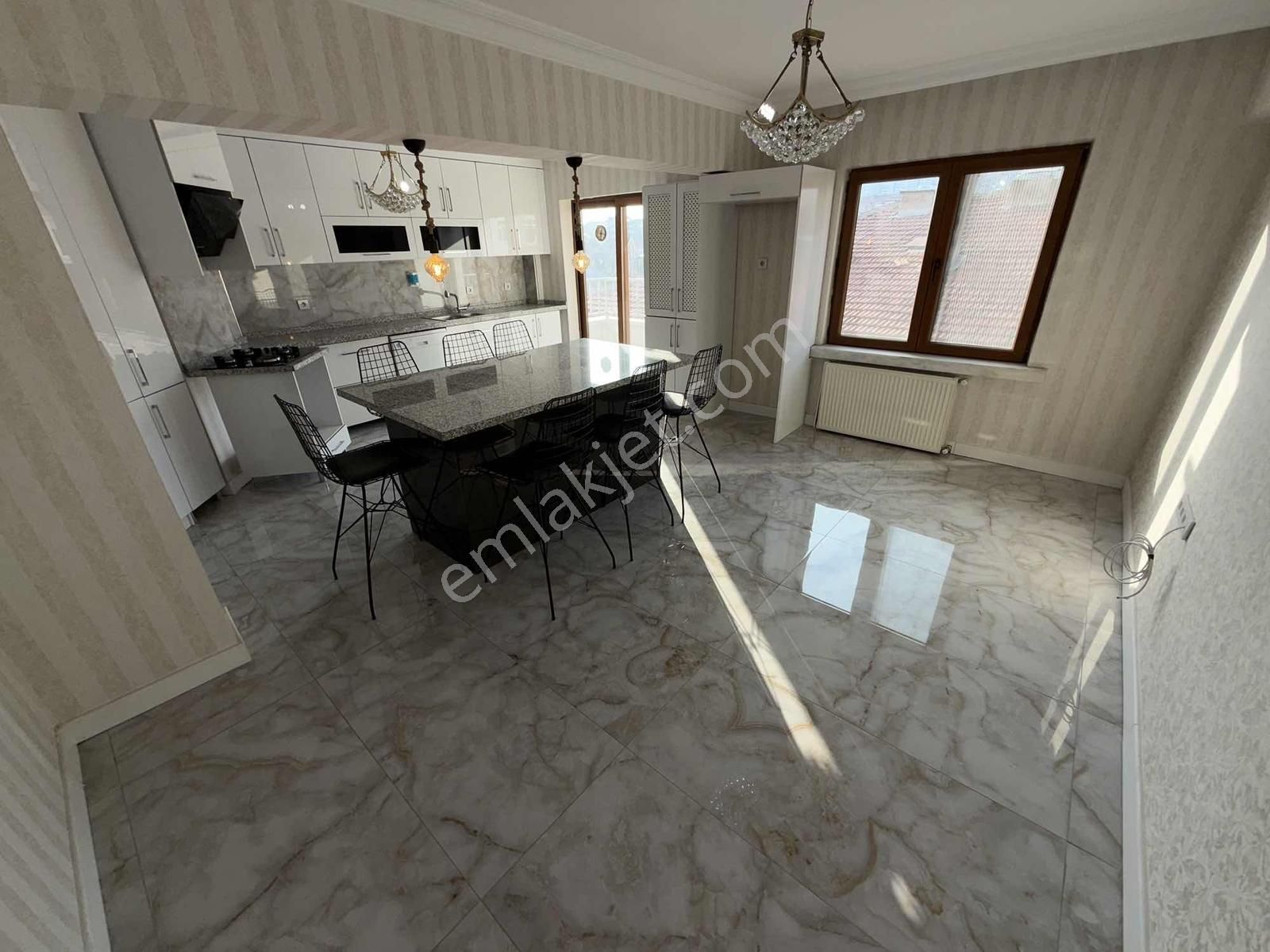 Kılıçsoy'dan Ayvalı Merkez Cami Yanında Kapalı Teras Dubleks 6+1 - Görsel 23