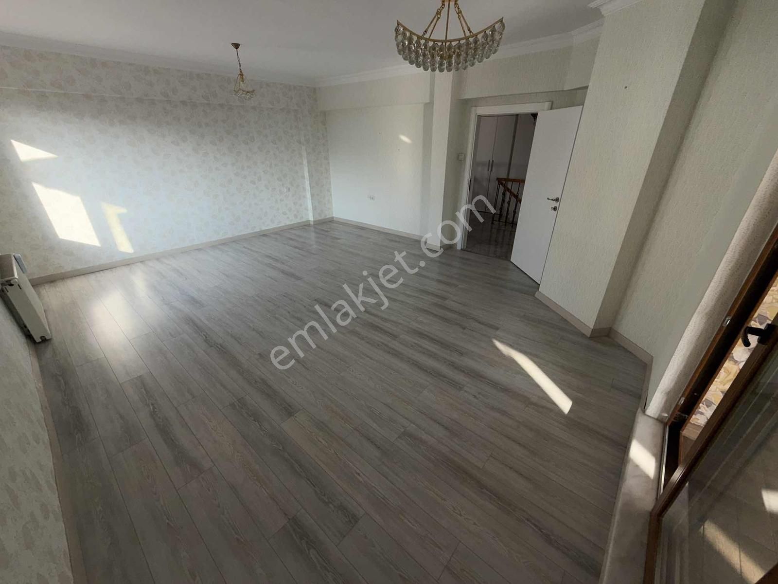 Kılıçsoy'dan Ayvalı Merkez Cami Yanında Kapalı Teras Dubleks 6+1 - Görsel 18