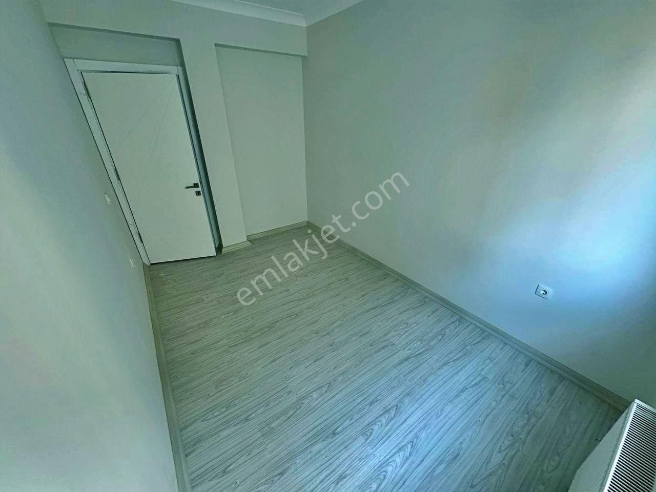Uytundan Kadıköyde Doğalgazlı Kapalı Otoparklı 2+1 Satılık Daire - Görsel 13
