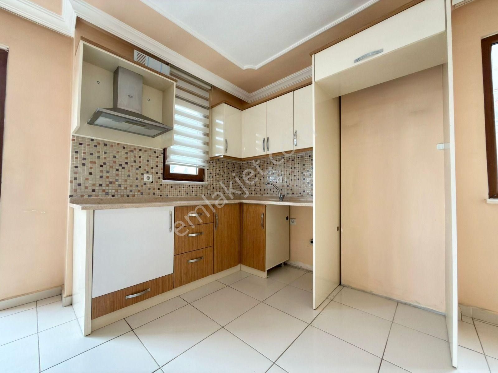 ꧁ay Emlaktan꧂akçay Merkezde Kazdağları Eteklerinde Denize Yakın Arakat Ön Cephe Satılık 2+1 Daire