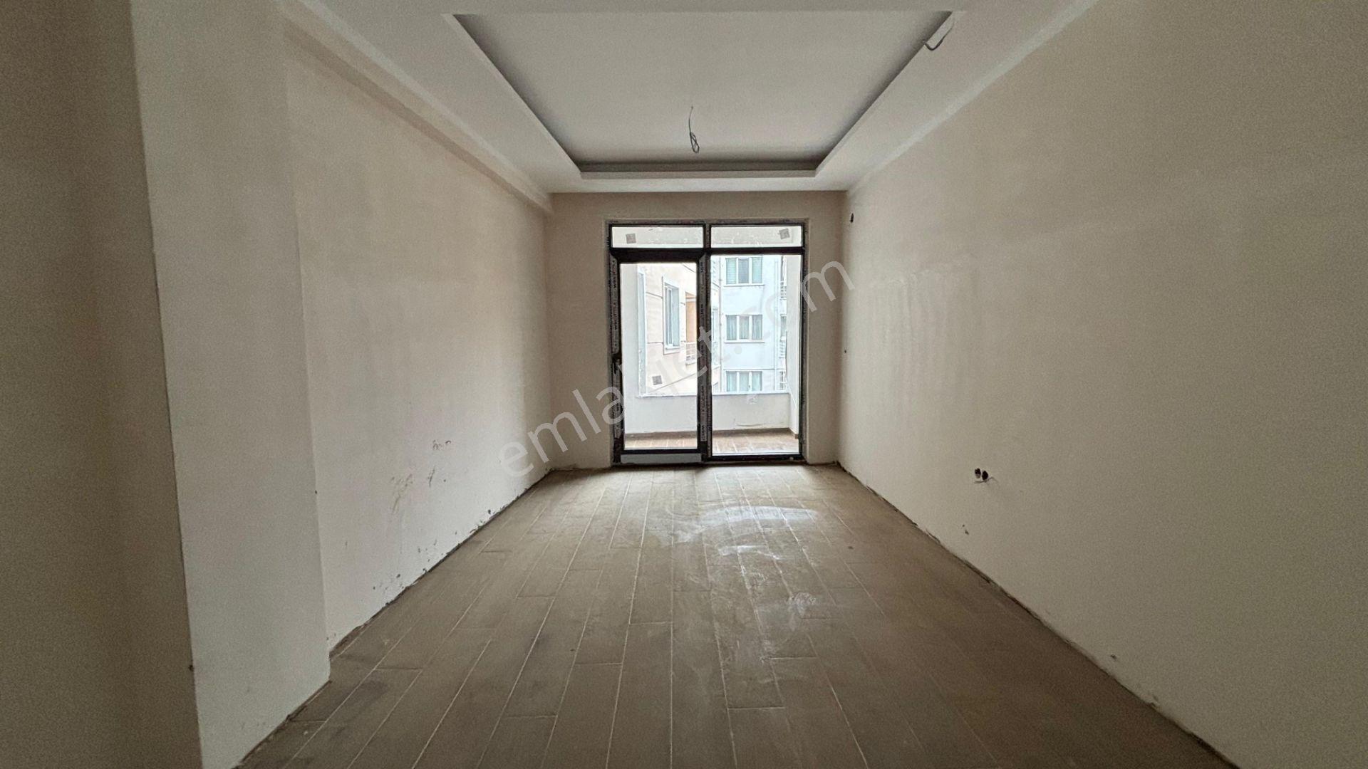 ! Recep Ümit Emlaktan Gültepe Mahallesinde Millet Caddesi Yakını Geniş 2+1 Asansörlü Daireler Fç32!
