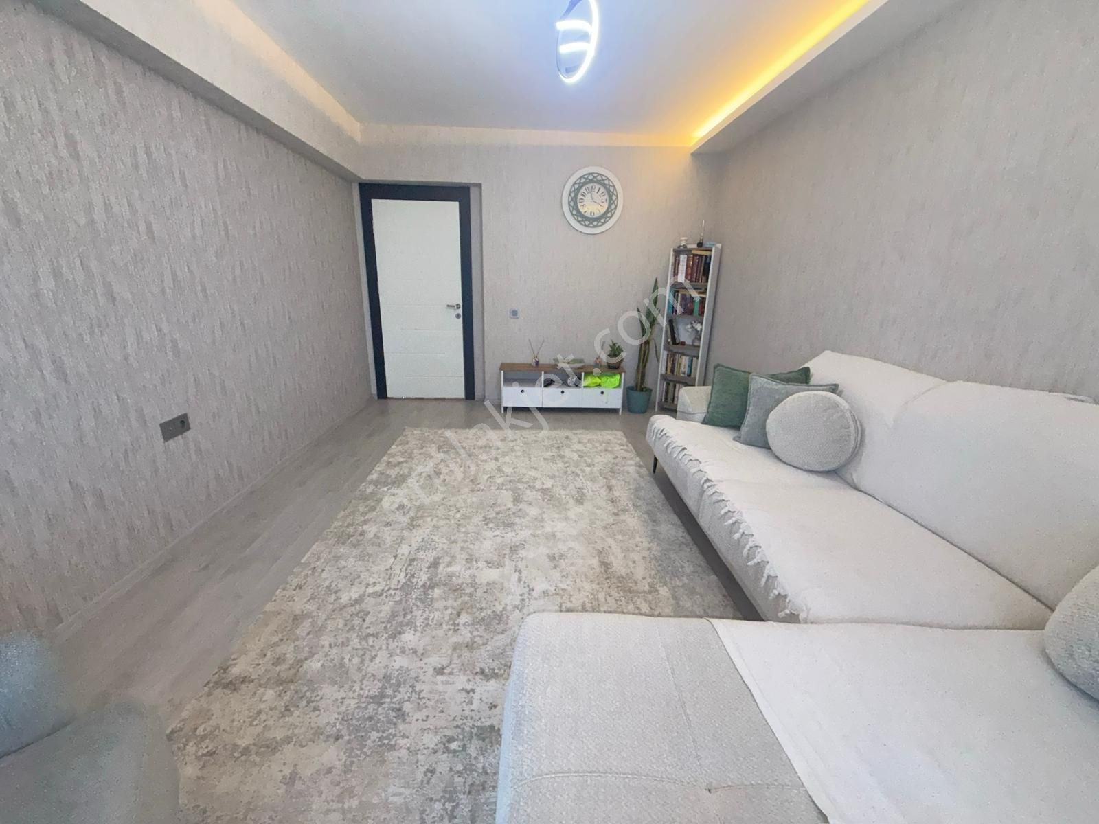 Nam-ak Emlak'tan Okullar Bölgesinde Şık Tasarım 4+1 Site Dairesi - Görsel 13