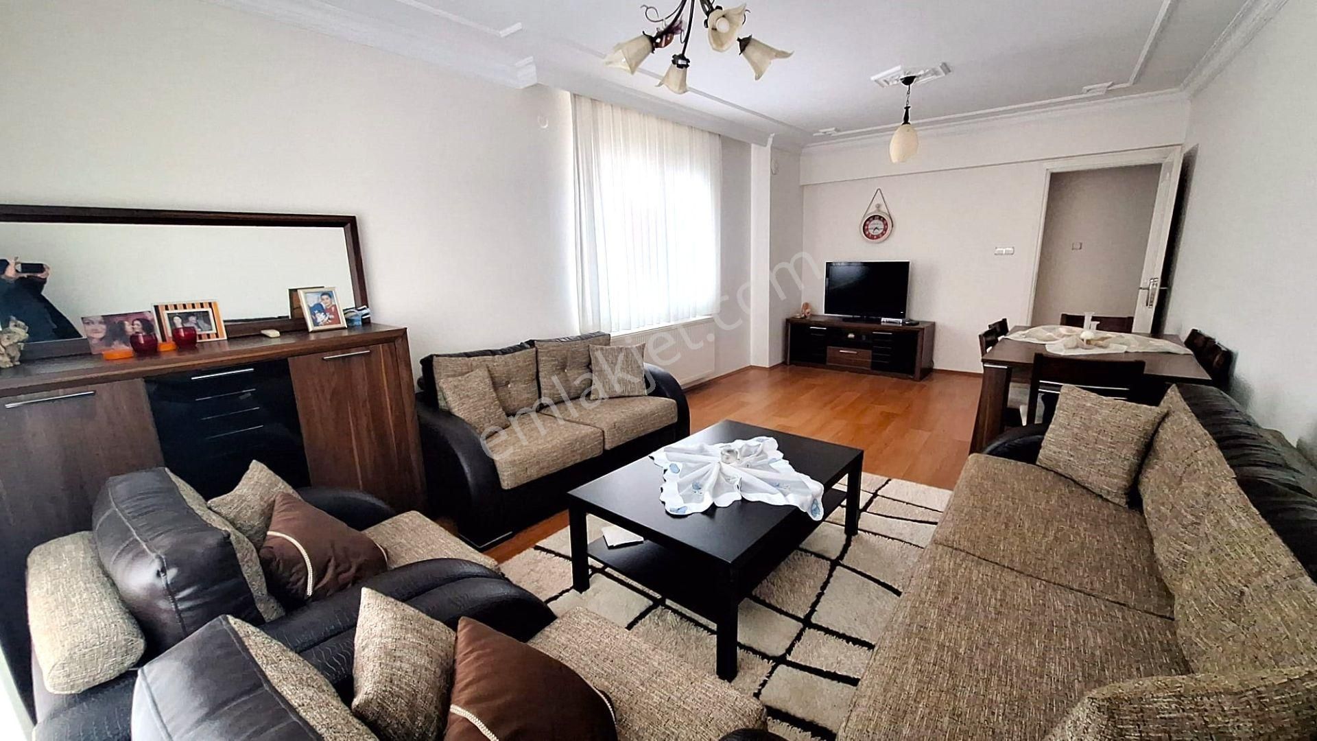 İzmir Buca Metro Yanında 140 M2 Doğalgazlı Satılık 3+1 Daire